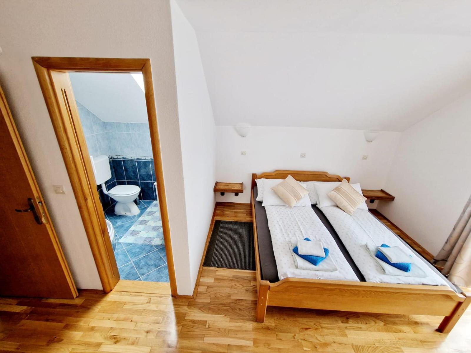 Double Room with Balcony - Photo 1