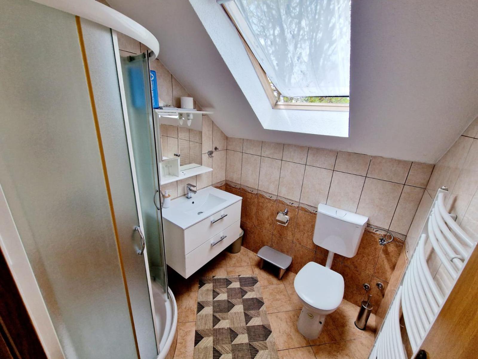King Room with Balcony - Photo 3