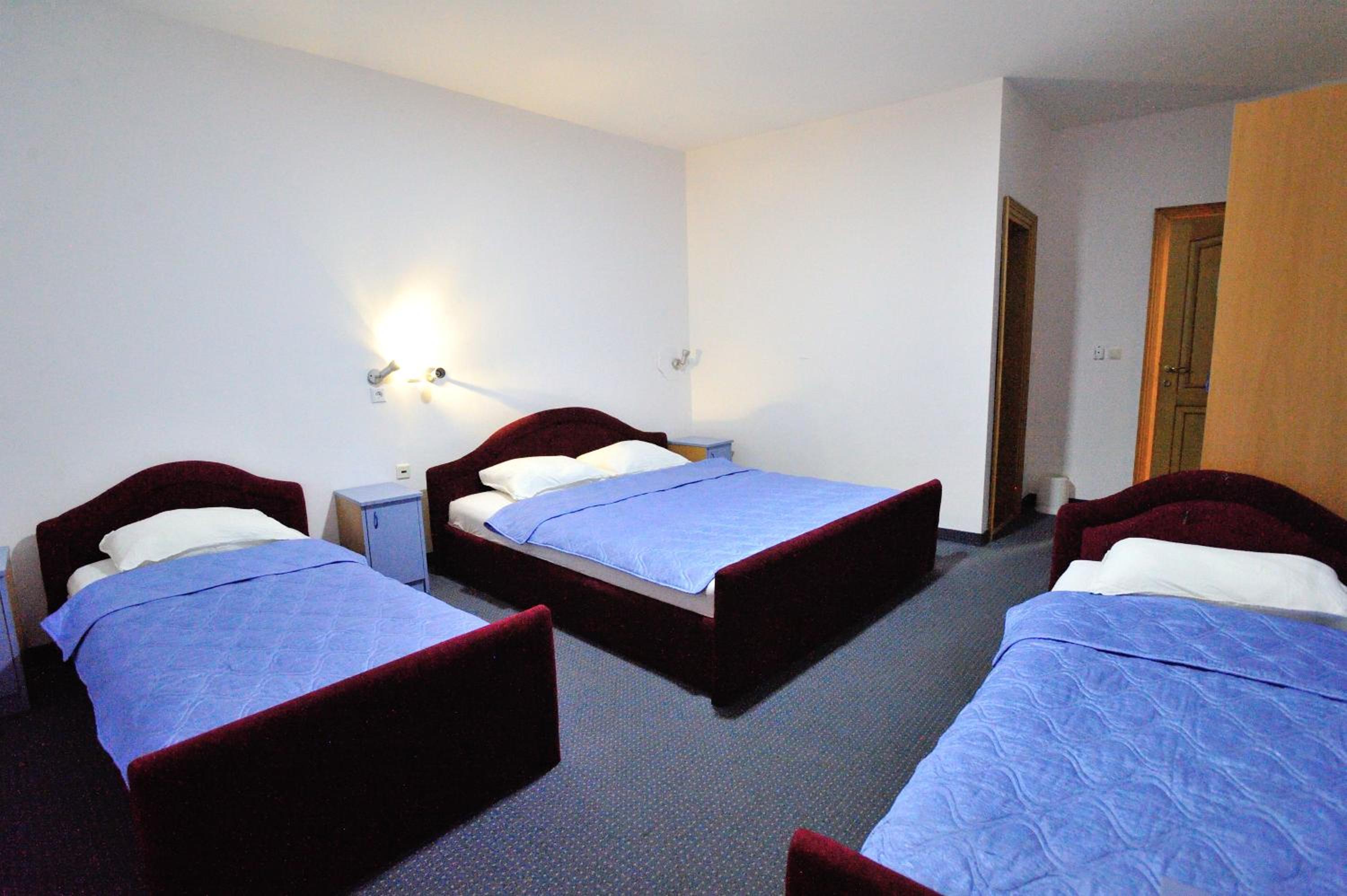Quadruple Room with Balcony photo 2