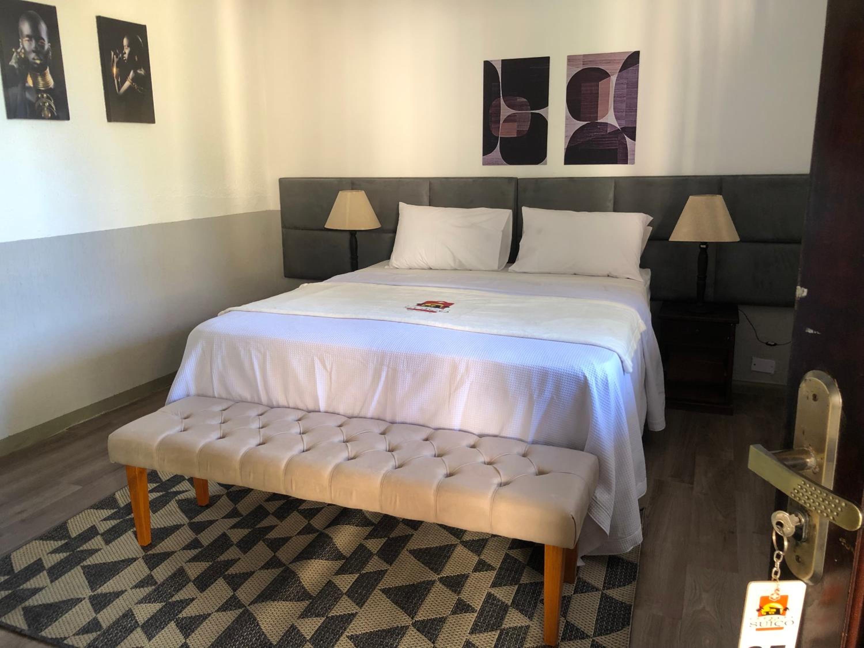 Deluxe Queen Room photo 2