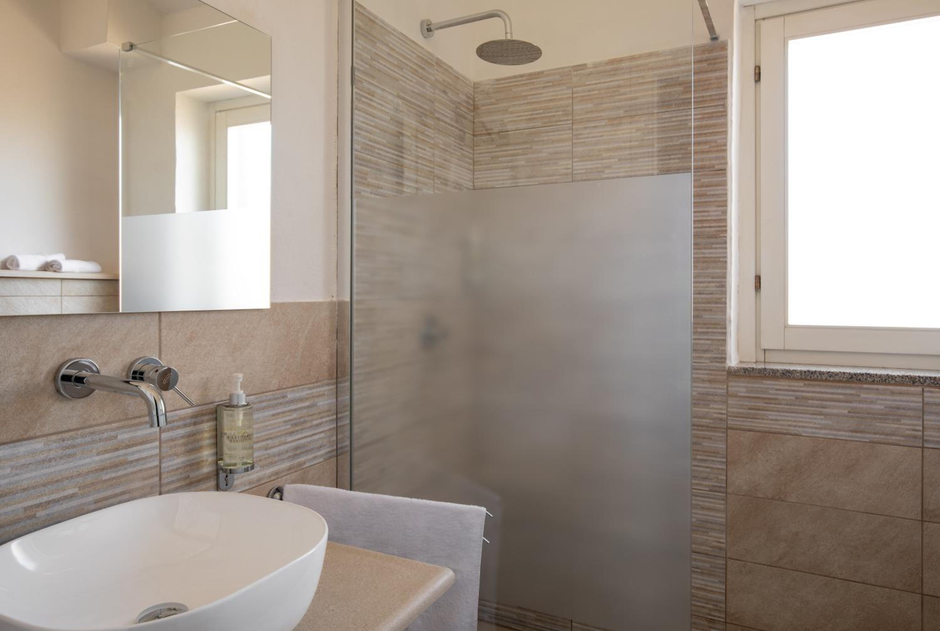 Deluxe Triple Room with Sea View photo 3