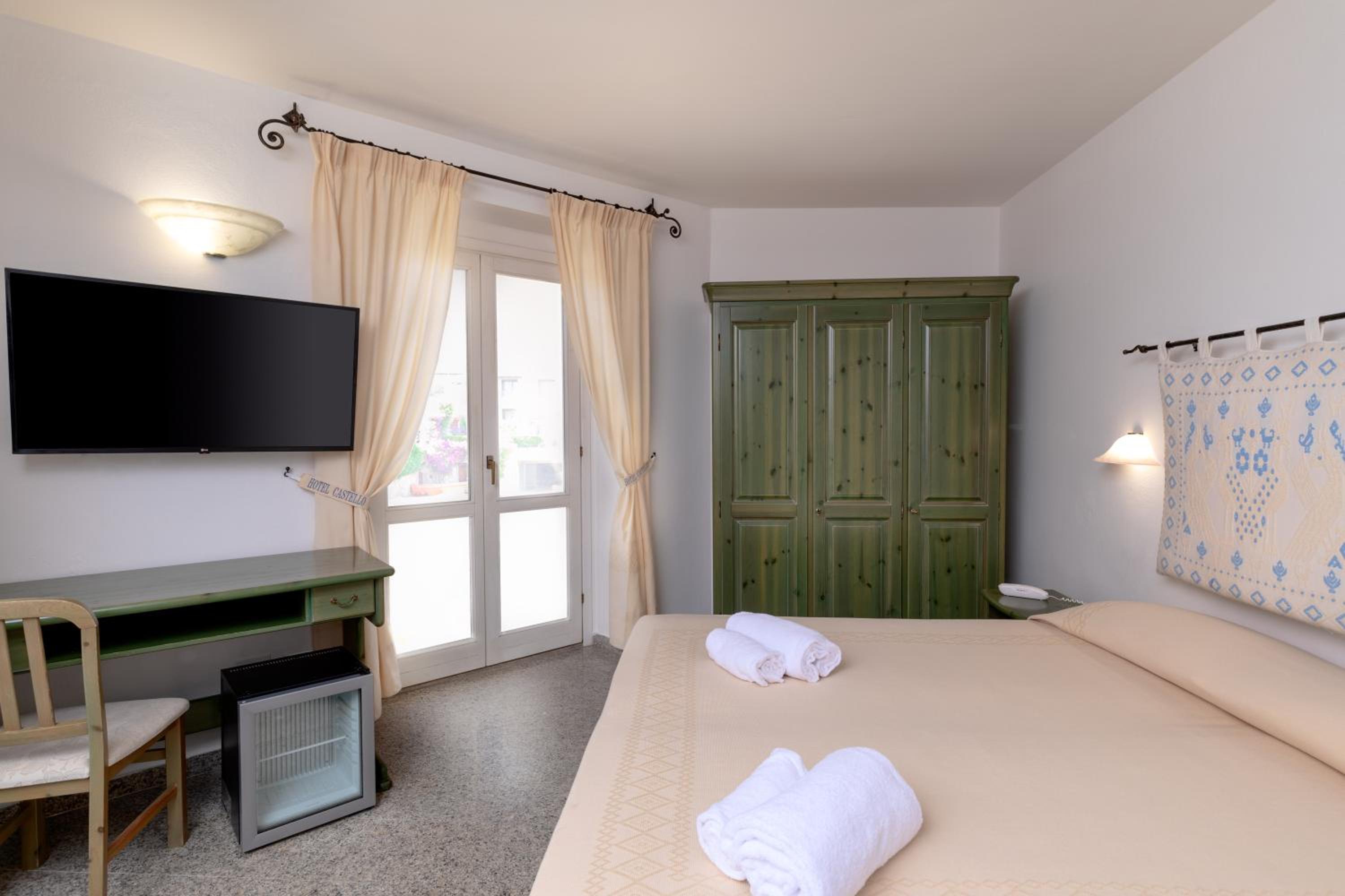 Standard Double or Twin Room photo 2