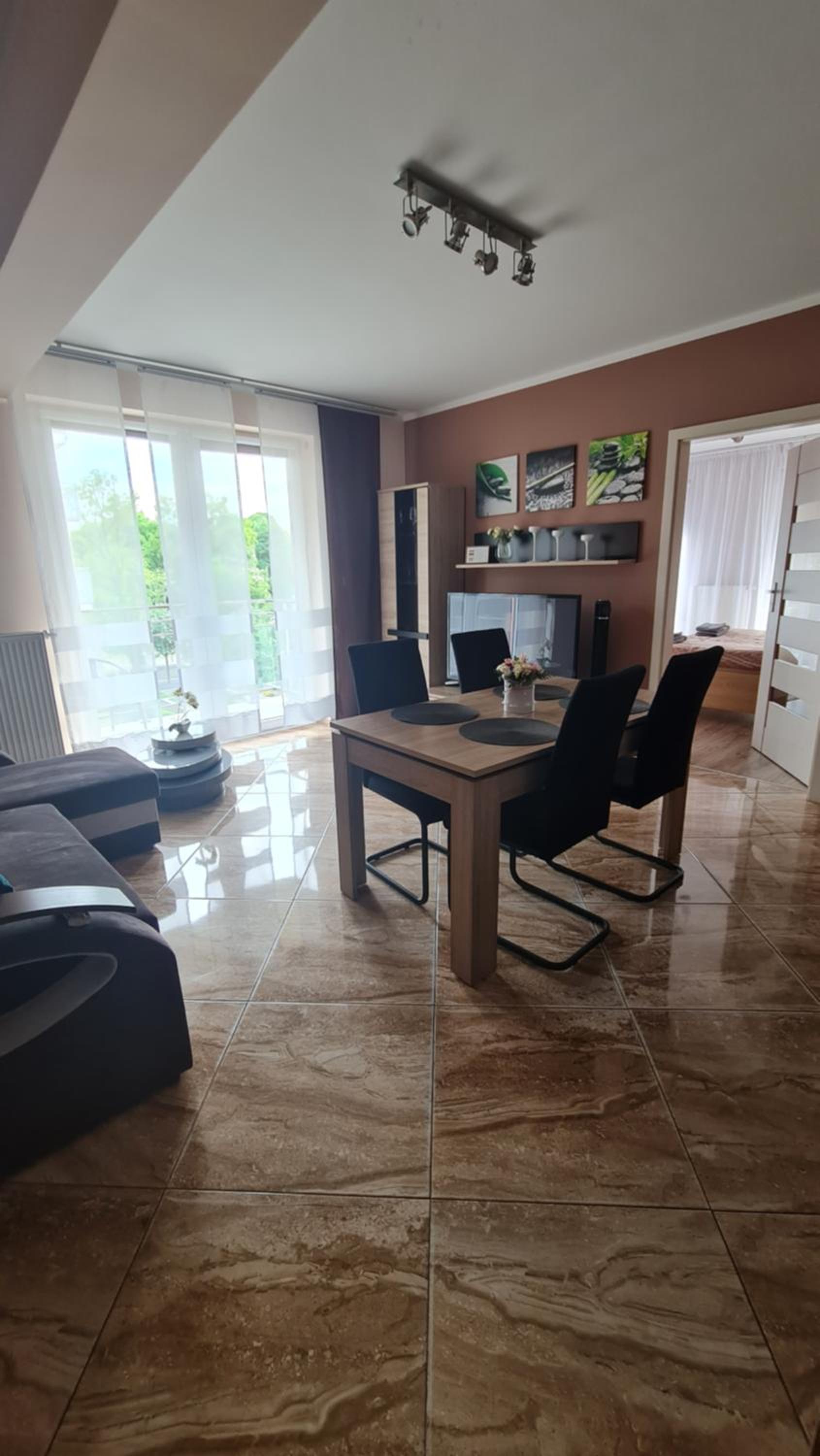 Apartment with Terrace - Photo 15