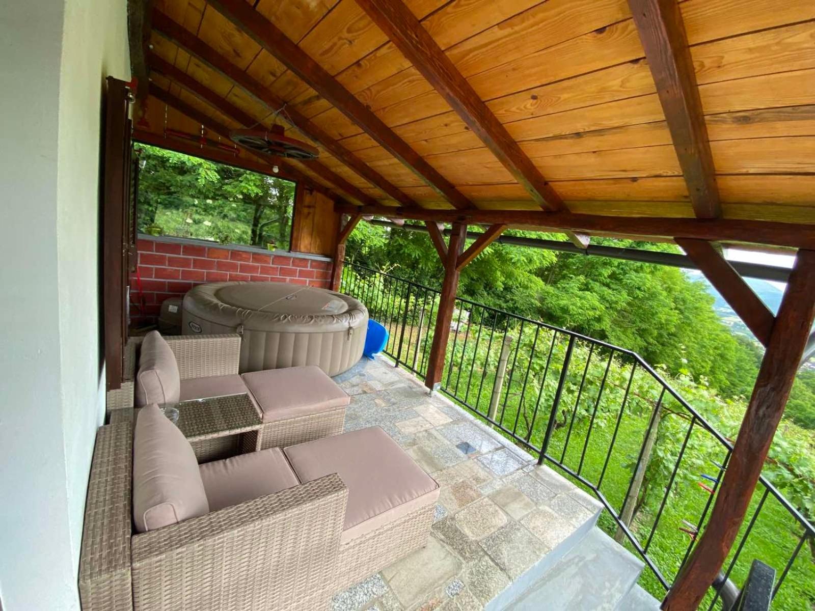 One-Bedroom House - Photo 11