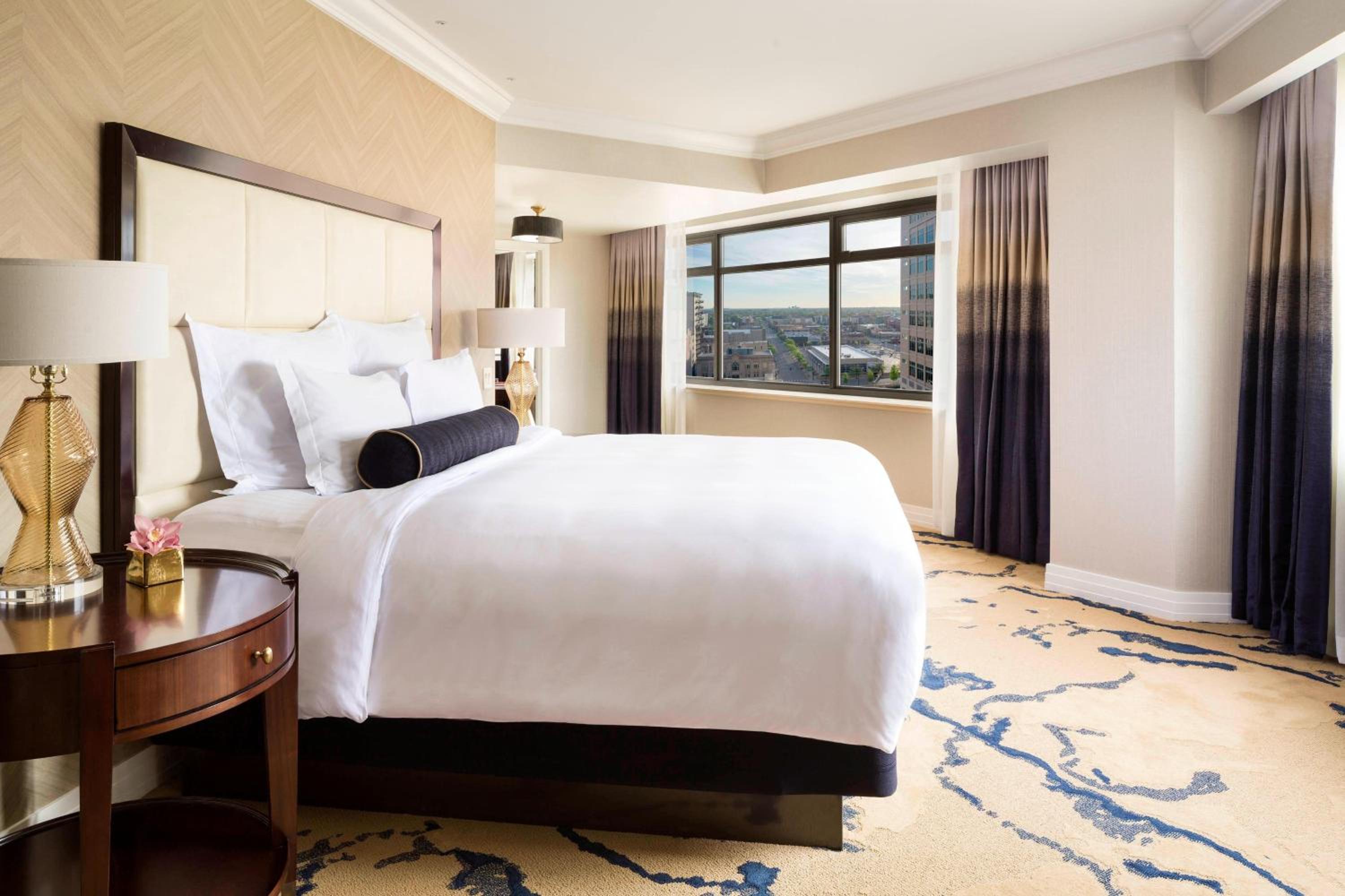 One-Bedroom King Suite - Photo 1