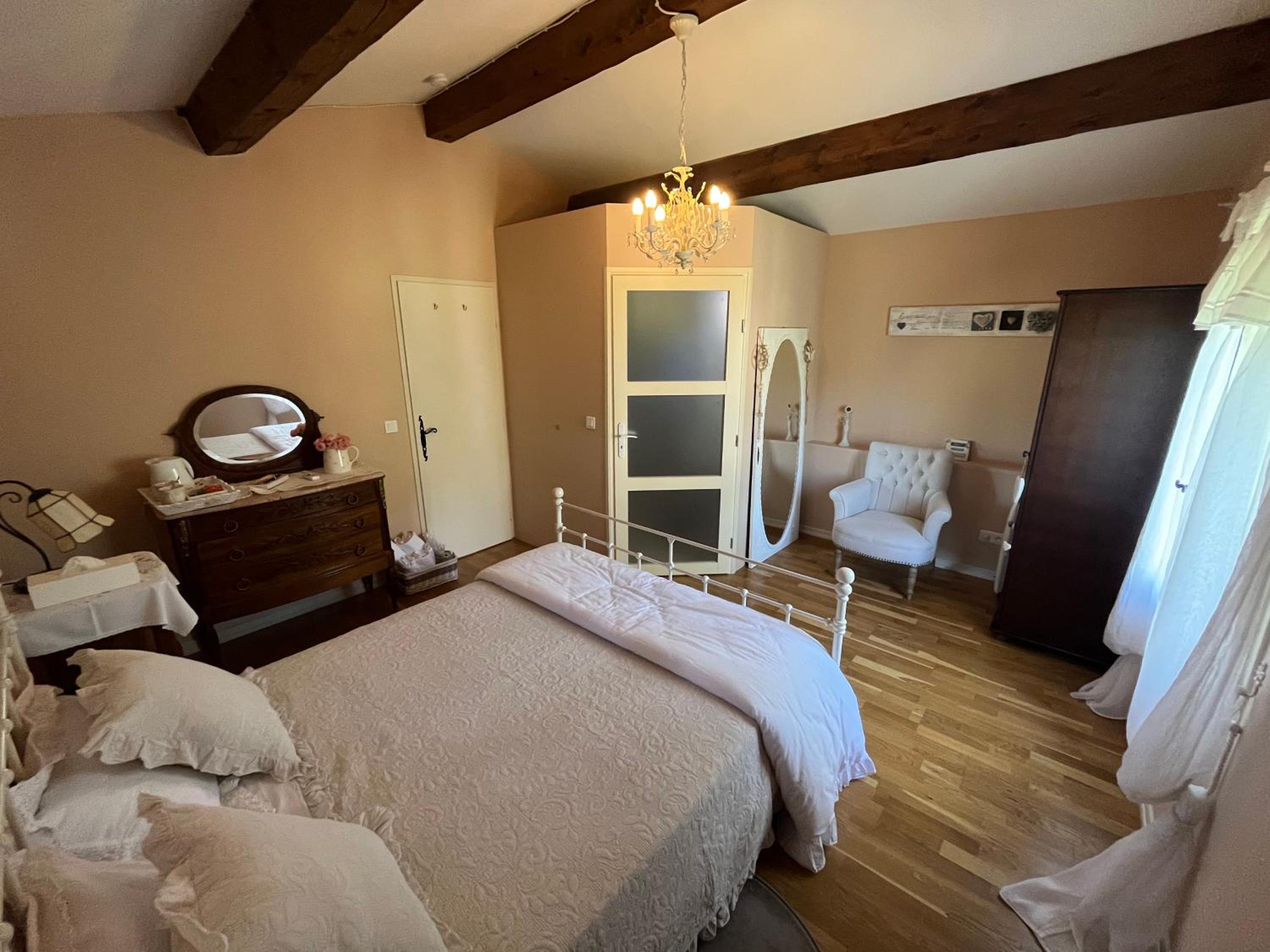 Queen Room - Photo 3