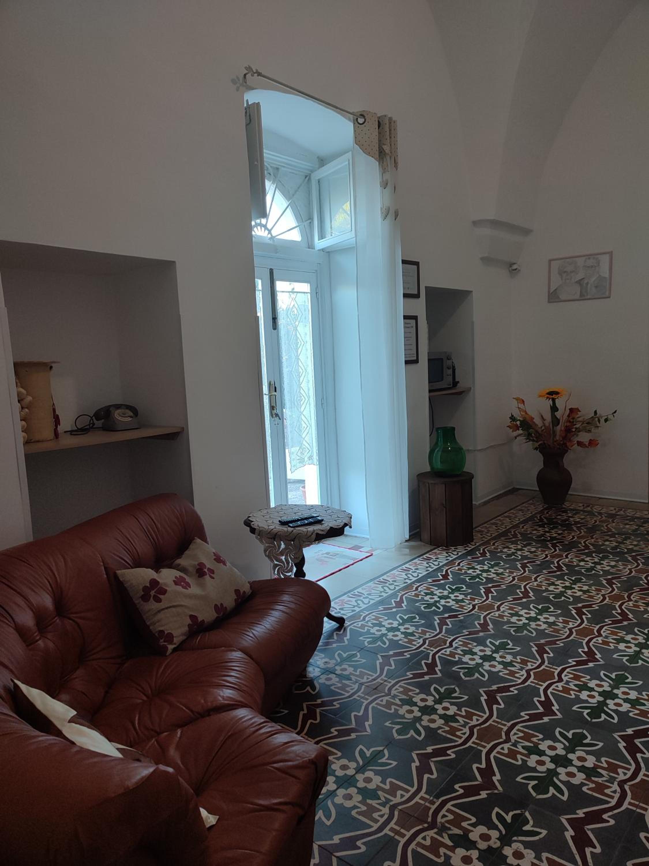 Double Room with Private Bathroom - Photo 1