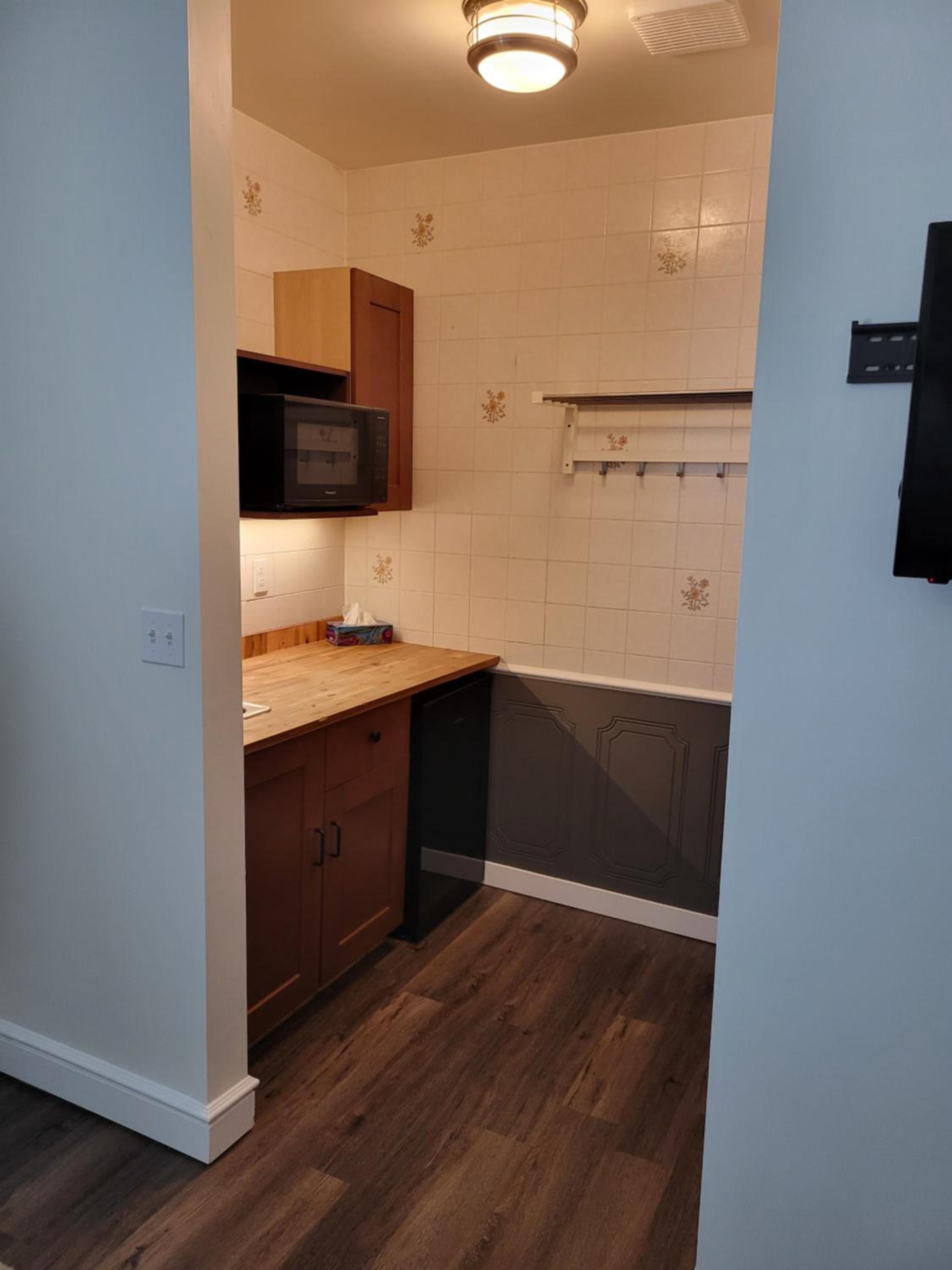 Deluxe Queen Suite