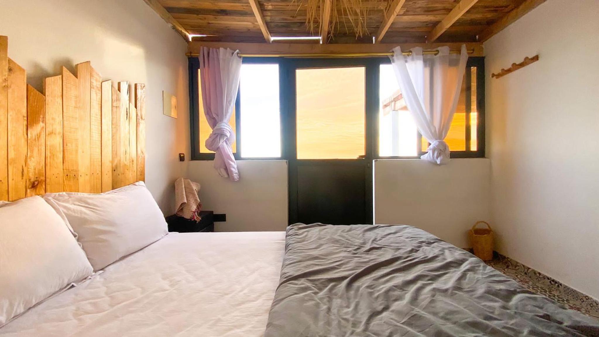 Double Room with Sea View - Photo 3