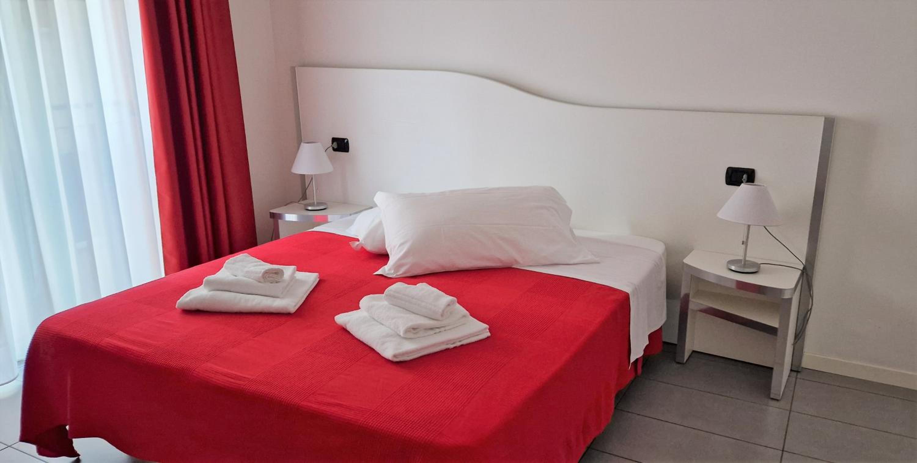Superior One-Bedroom Apartment (4 Adults) photo 3
