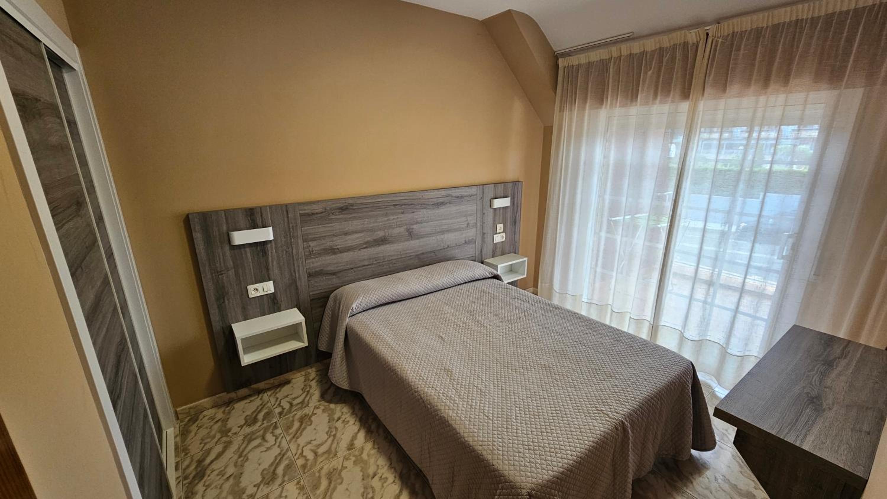 Apartamento de dos habitaciones (5 adultos + 1 niño)