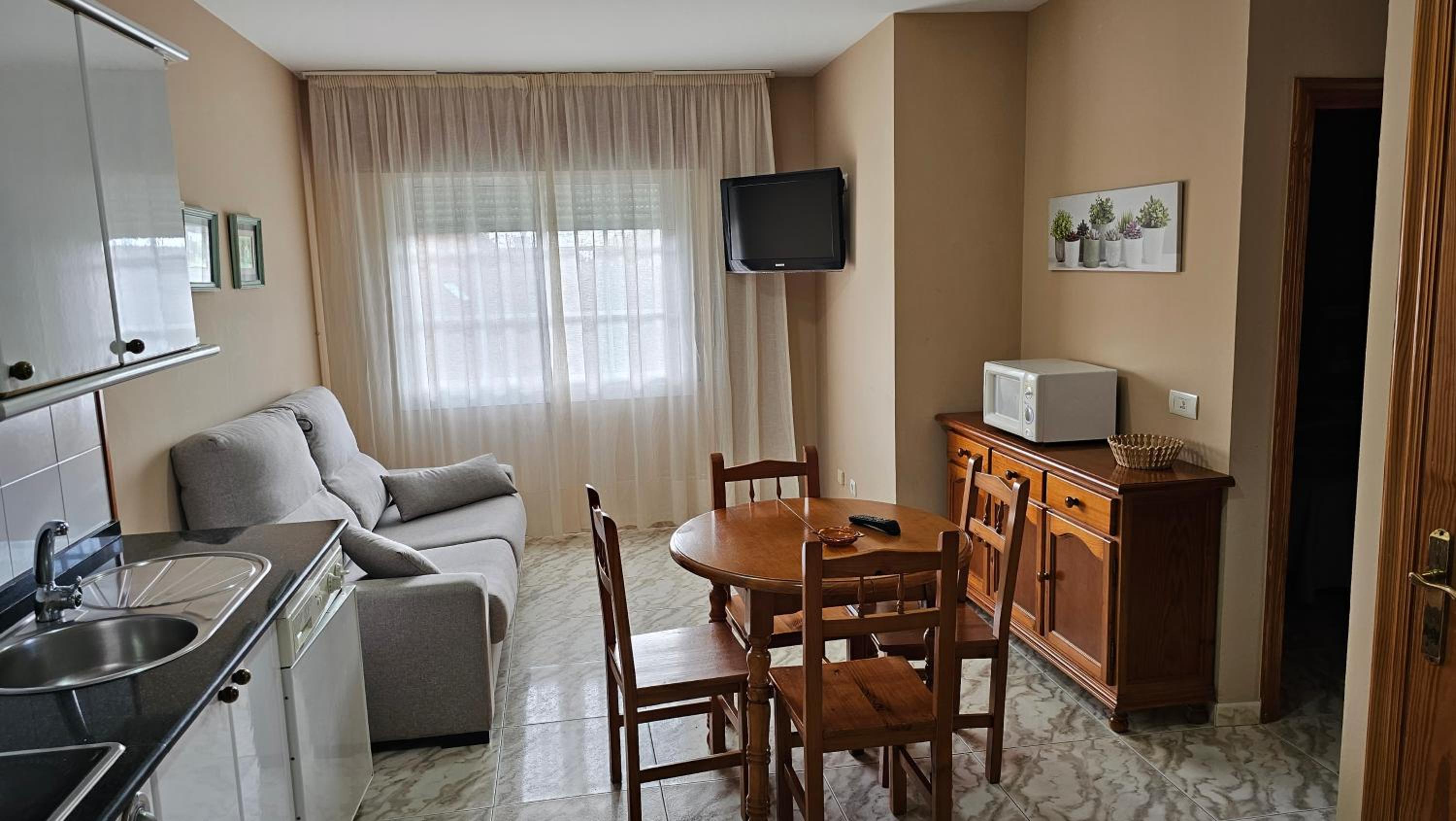 One-Bedroom Apartment (3 Adults + 1 Child) photo 3