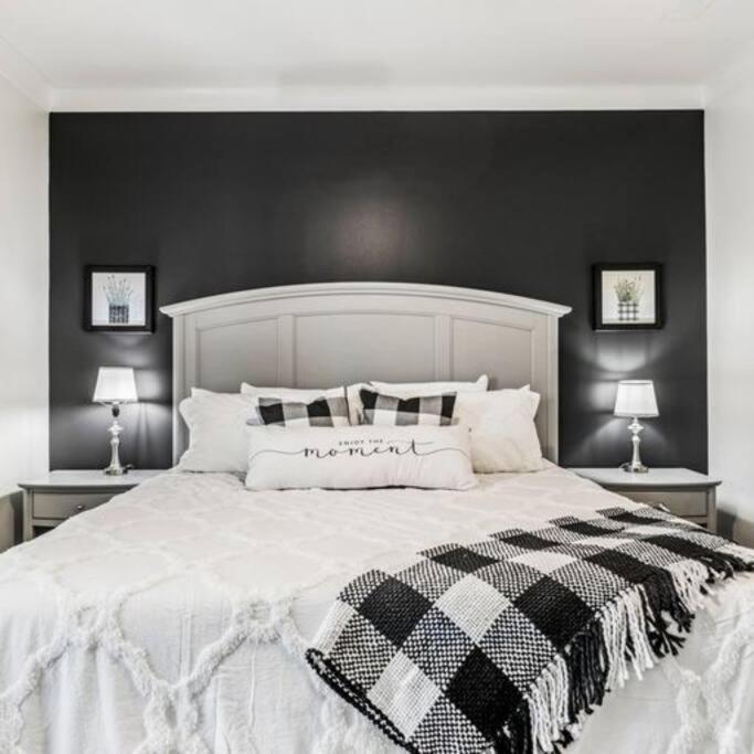 Three-Bedroom House photo 1