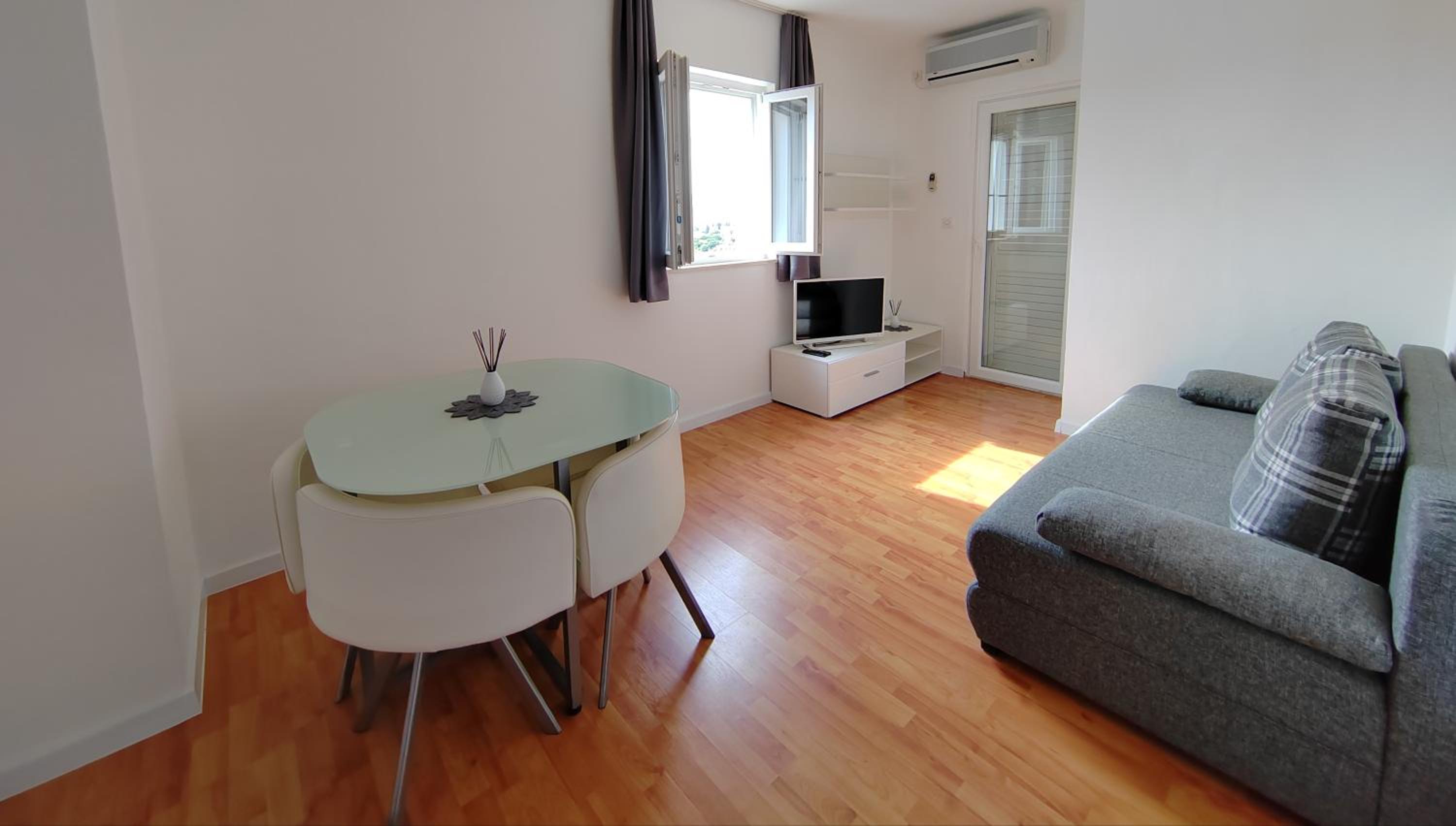 One-Bedroom Apartment with Sea View
