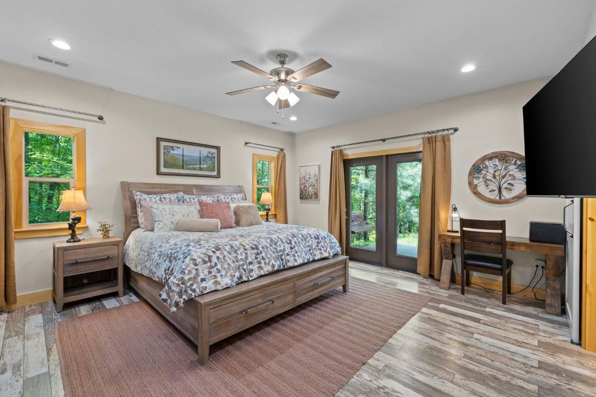 Three-Bedroom House photo 2