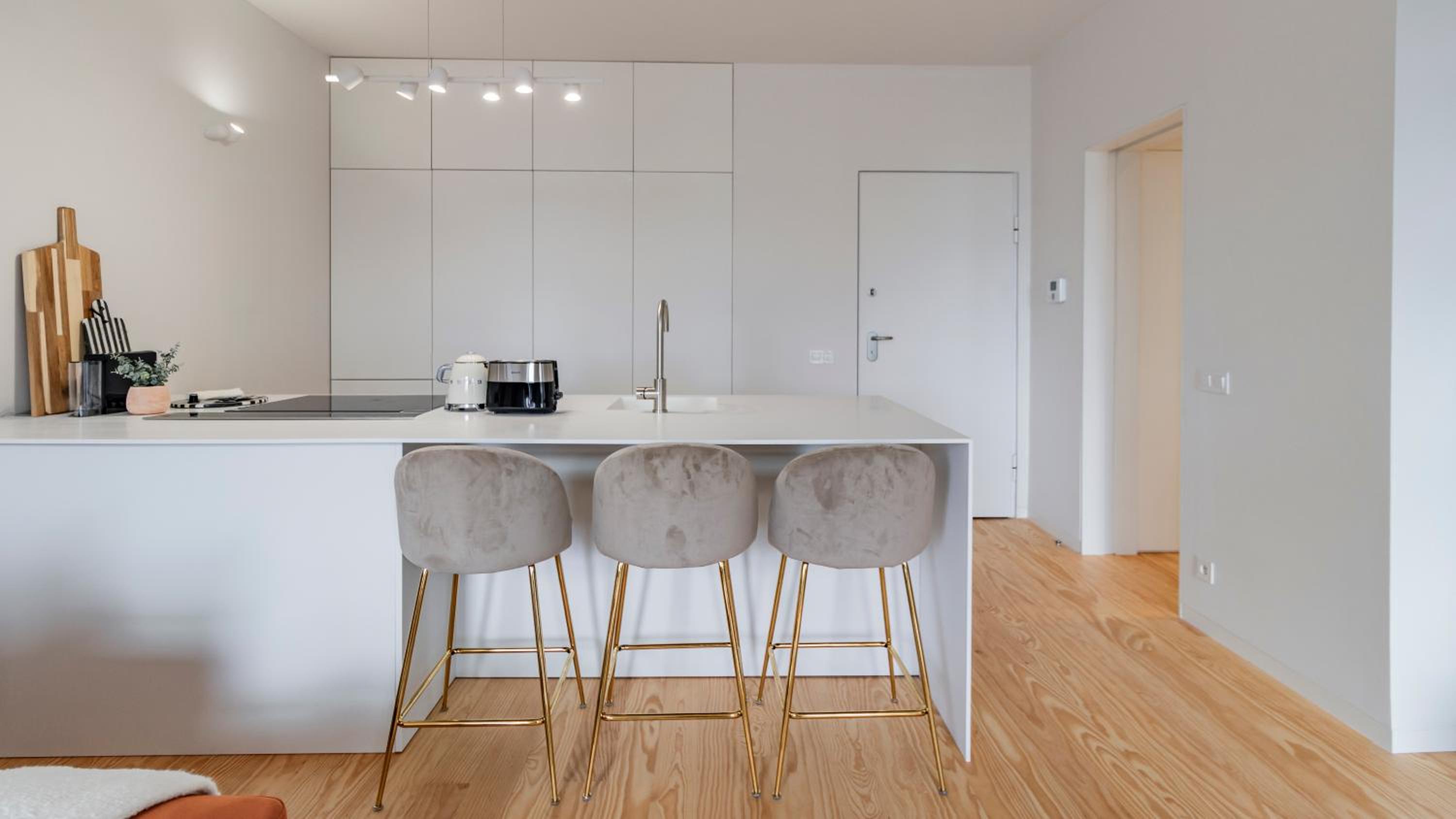 One-Bedroom Apartment - Photo 9