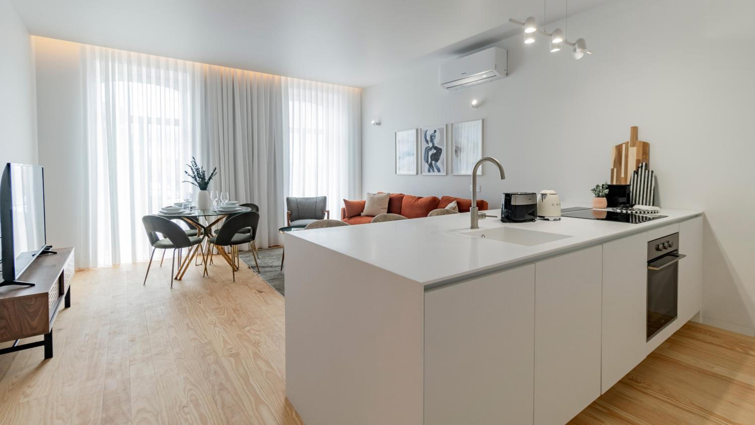One-Bedroom Apartment - Photo 13