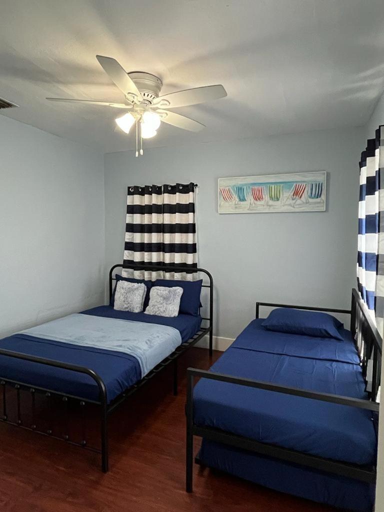 Economy Triple Room with Shared Bathroom photo 1