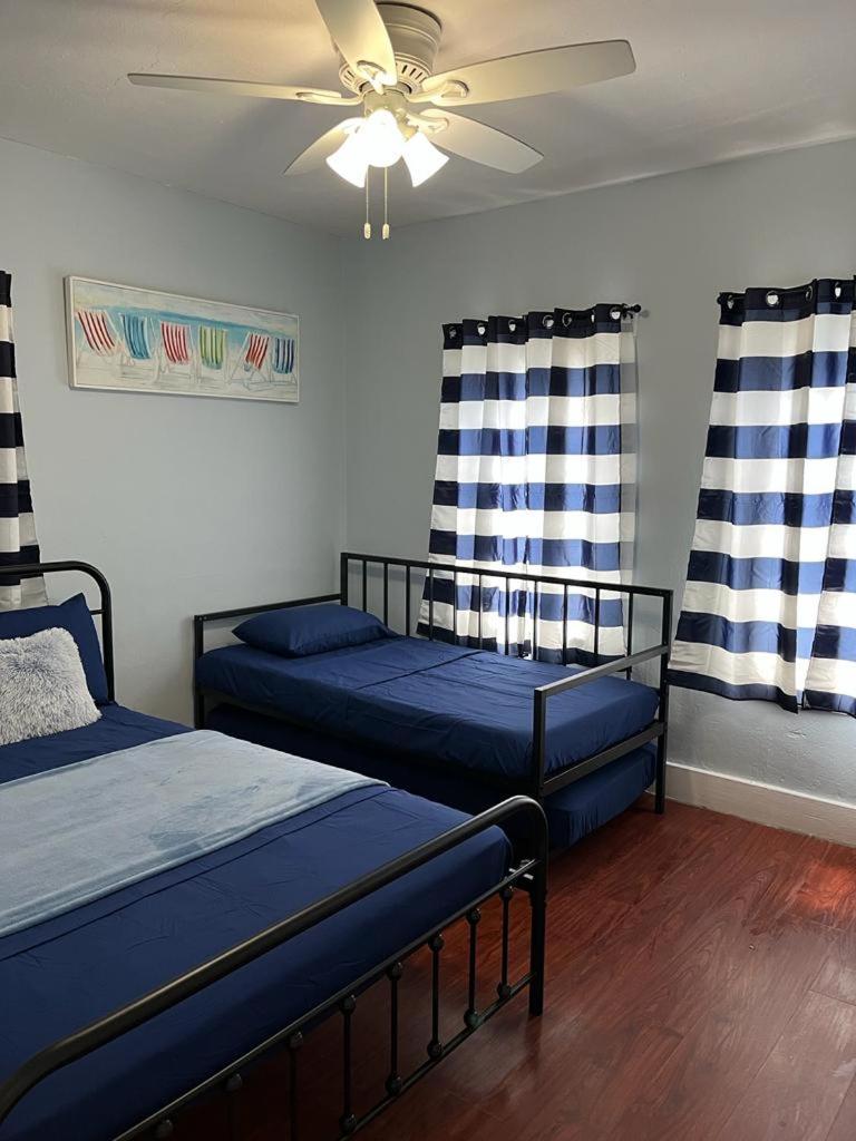 Economy Triple Room with Shared Bathroom photo 3