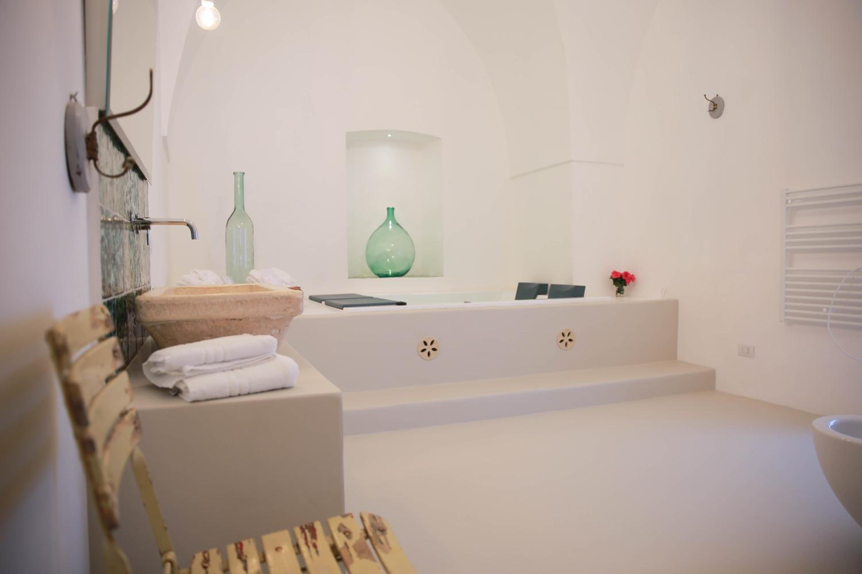 Suite with Spa Bath photo 3