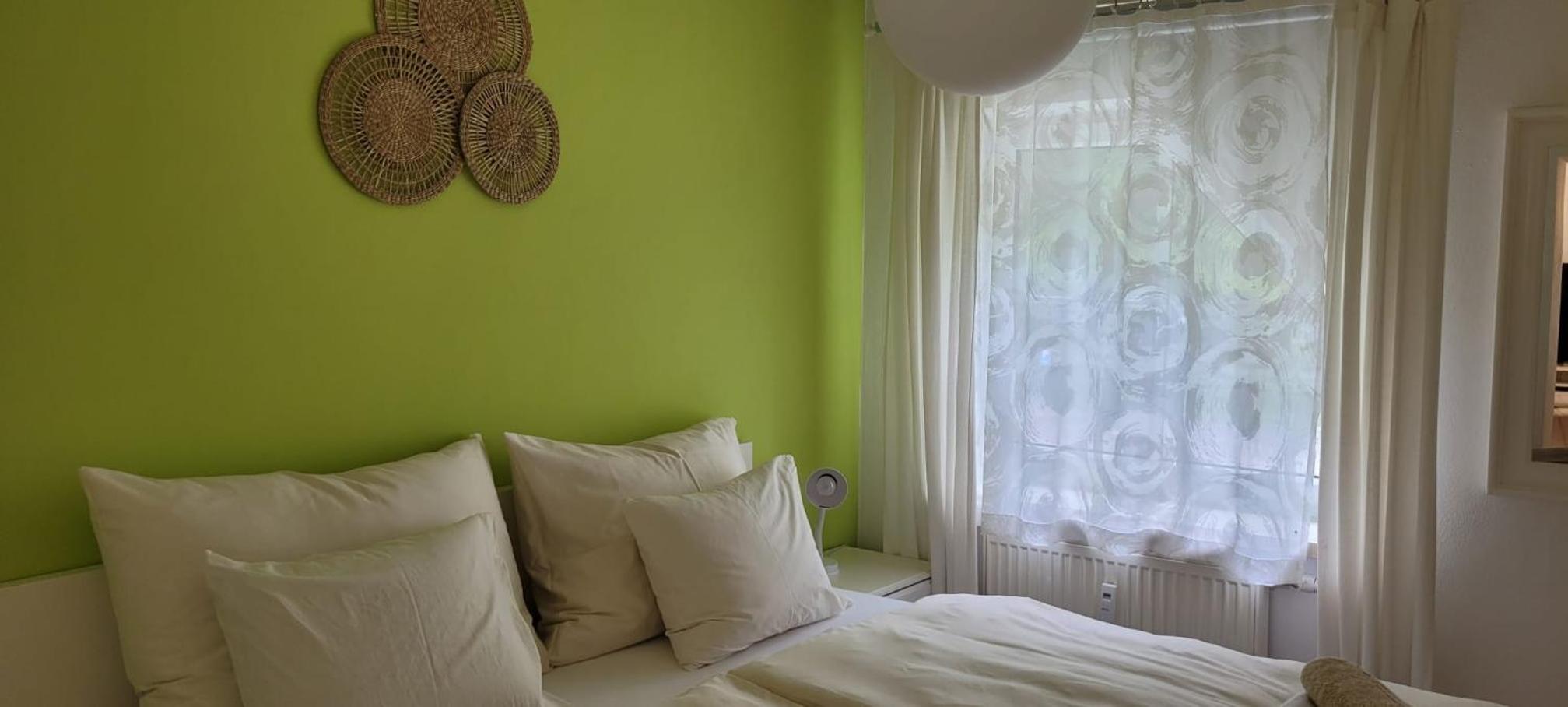 One-Bedroom Apartment photo 1