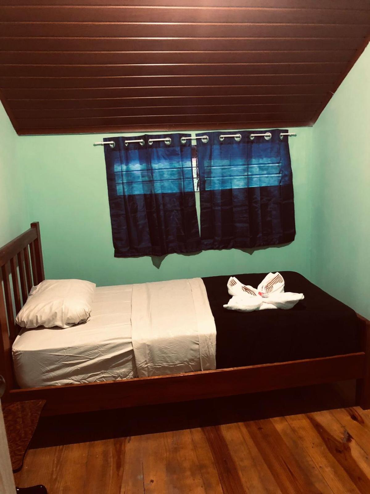 Standard Single Room With Shared Bathroom photo 1