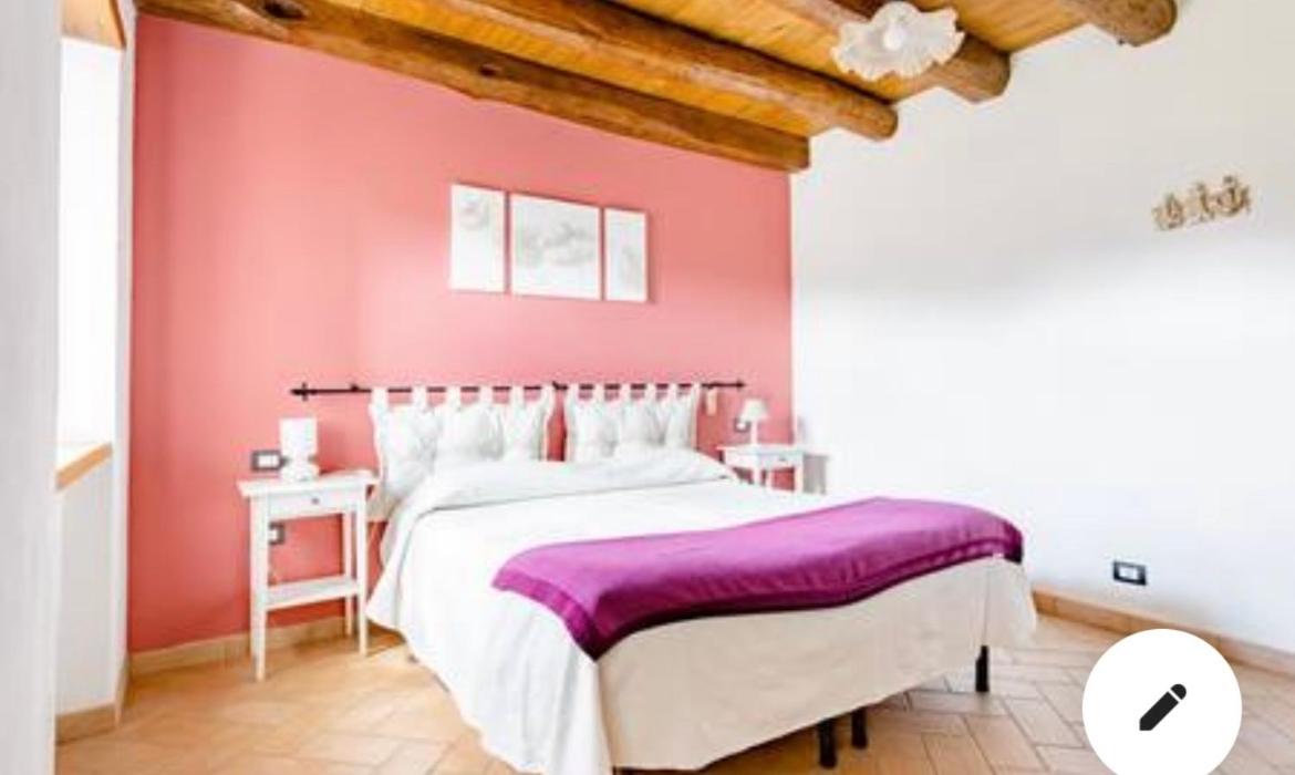 Double Room with Private External Bathroom photo 1