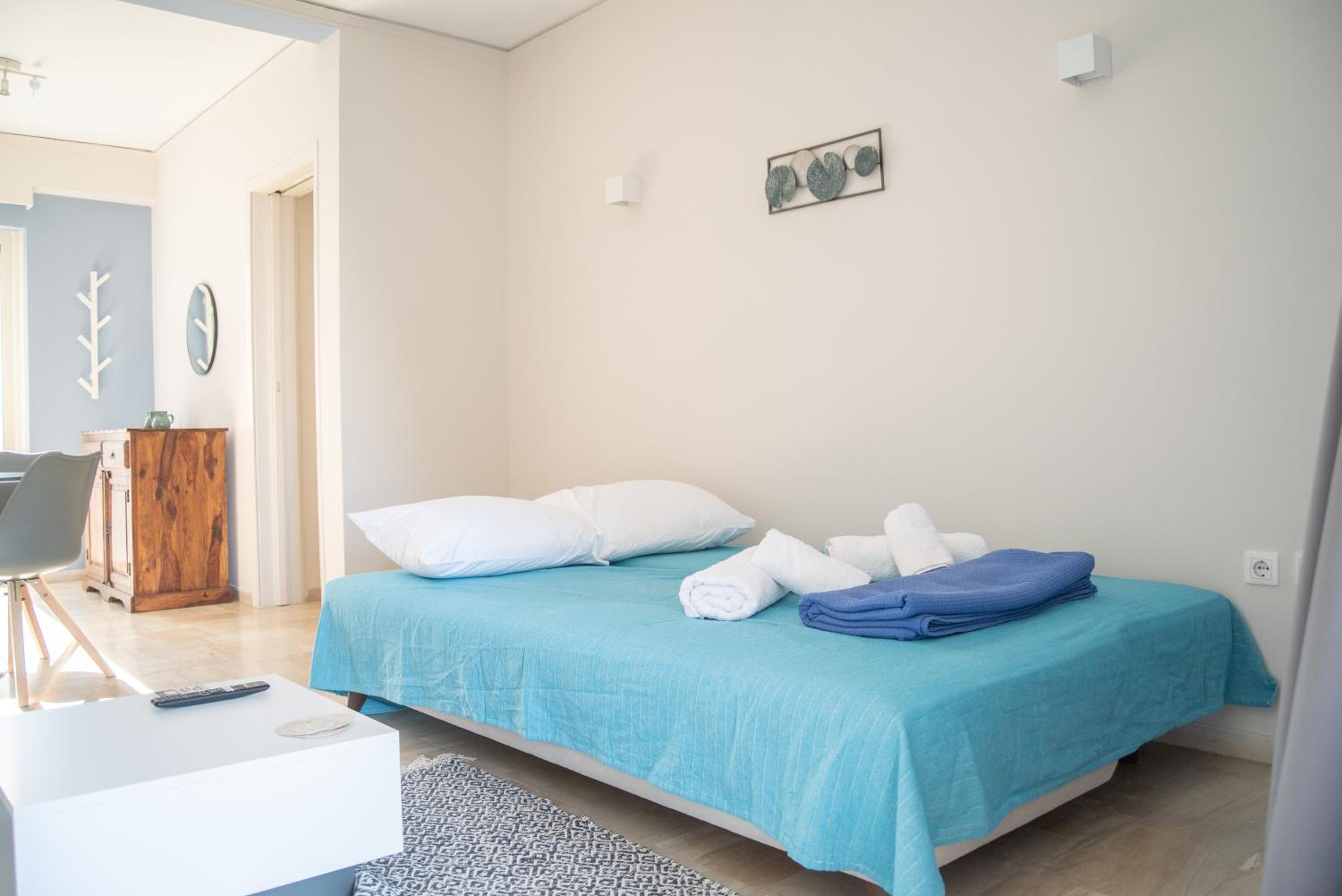 One-Bedroom Apartment photo 2