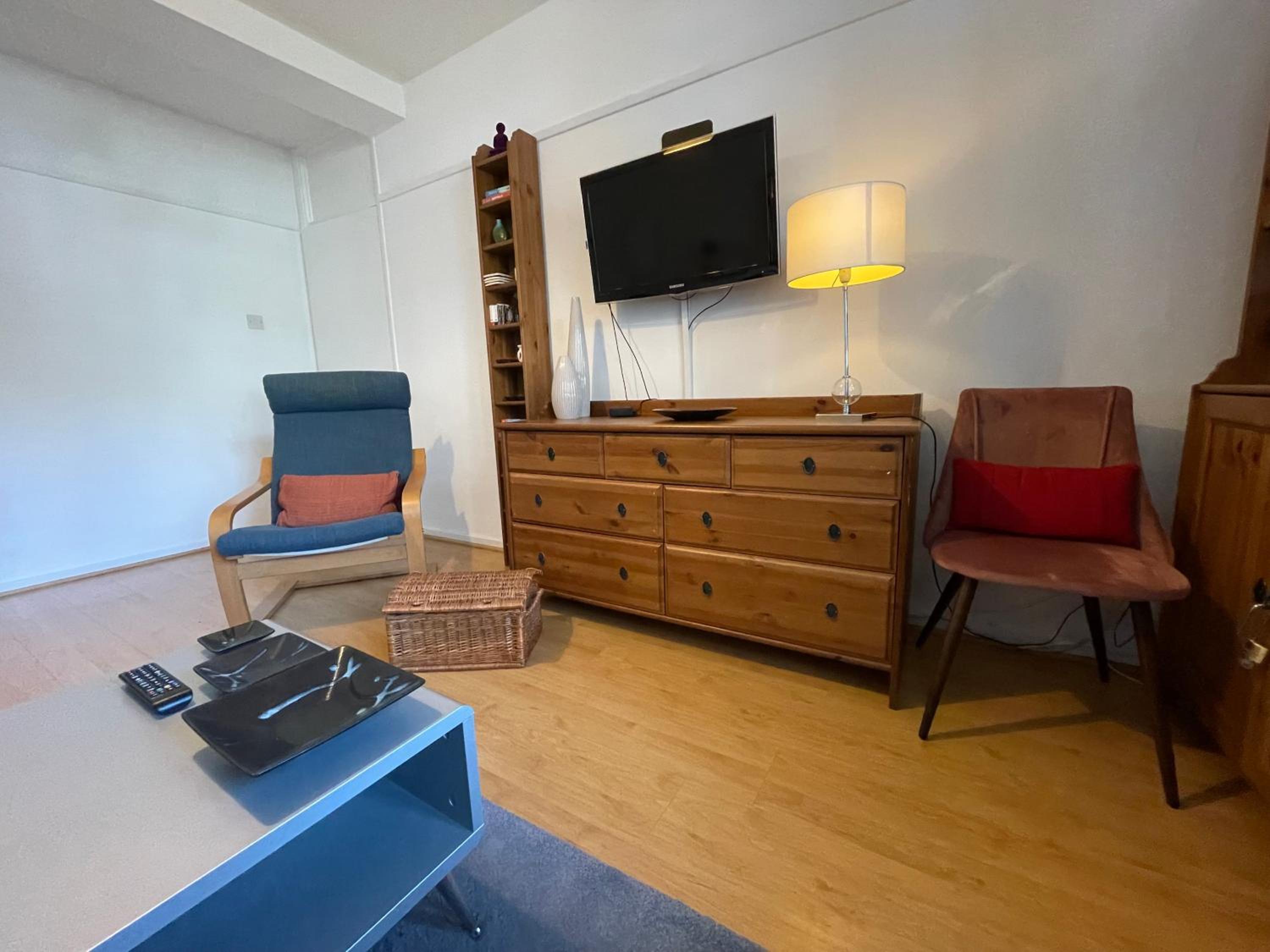 One-Bedroom Apartment photo 2