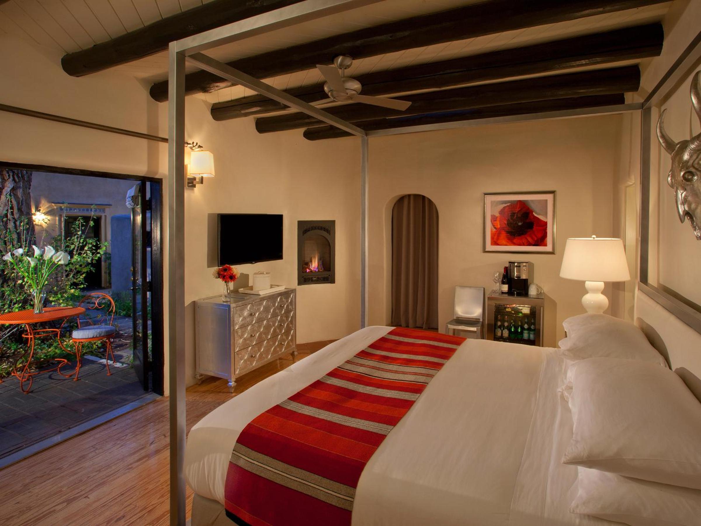 Deluxe King Room photo 3