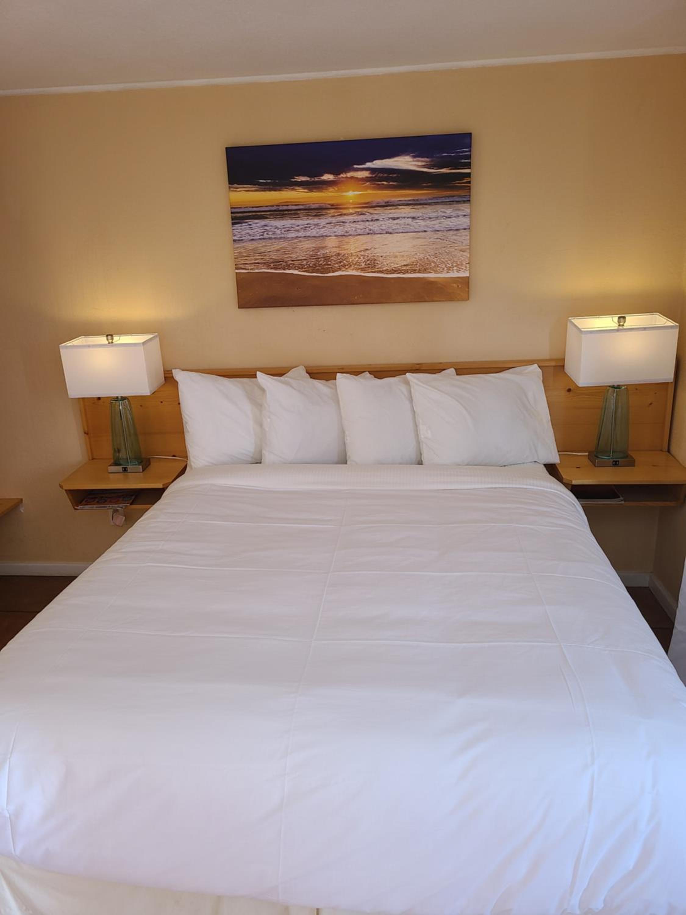 Queen Room photo 1