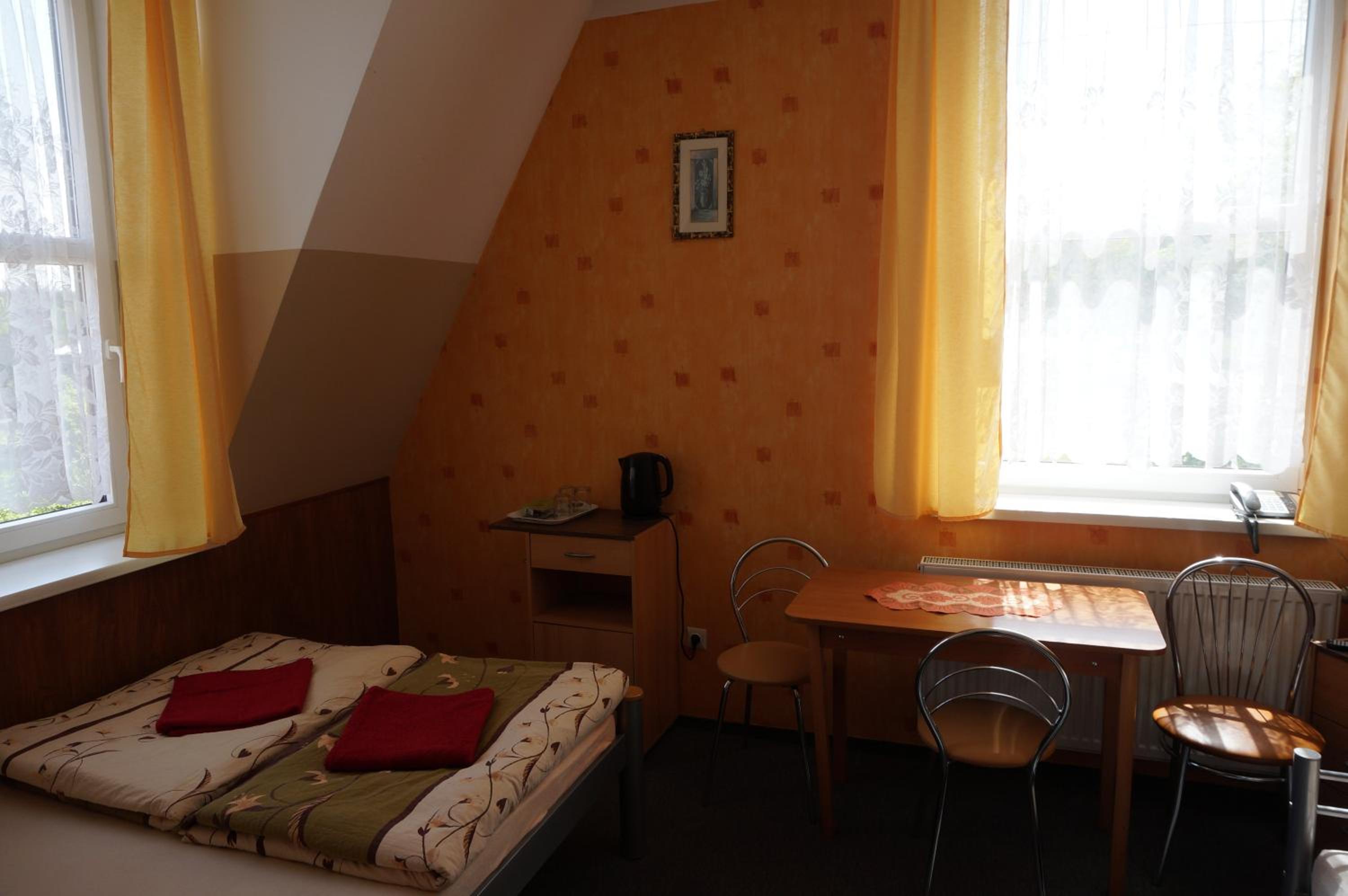 Triple Room with Private Bathroom photo 3