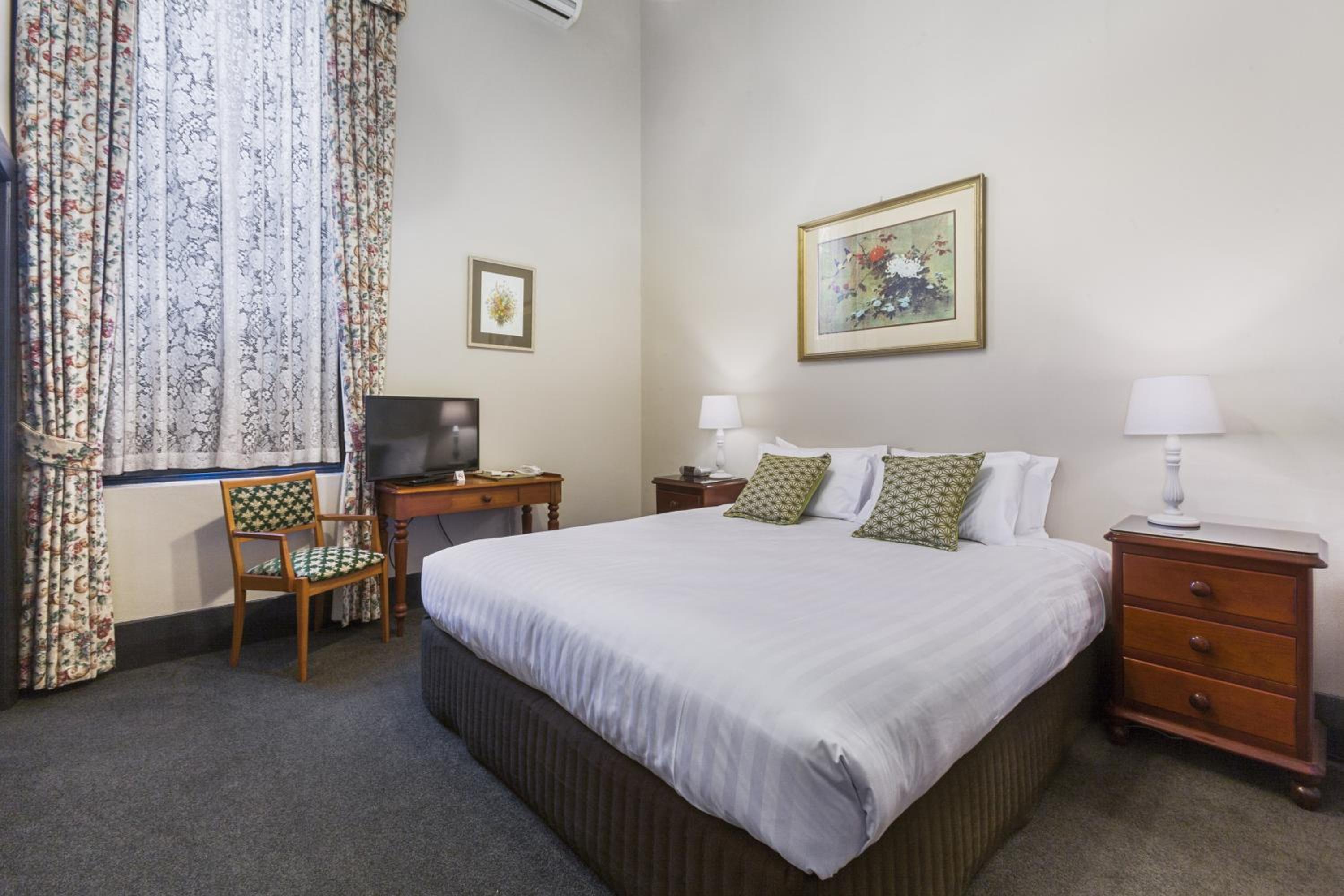 Small Double Room - Photo 2