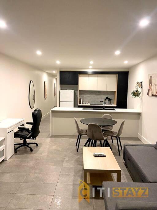 One-Bedroom Apartment photo 2