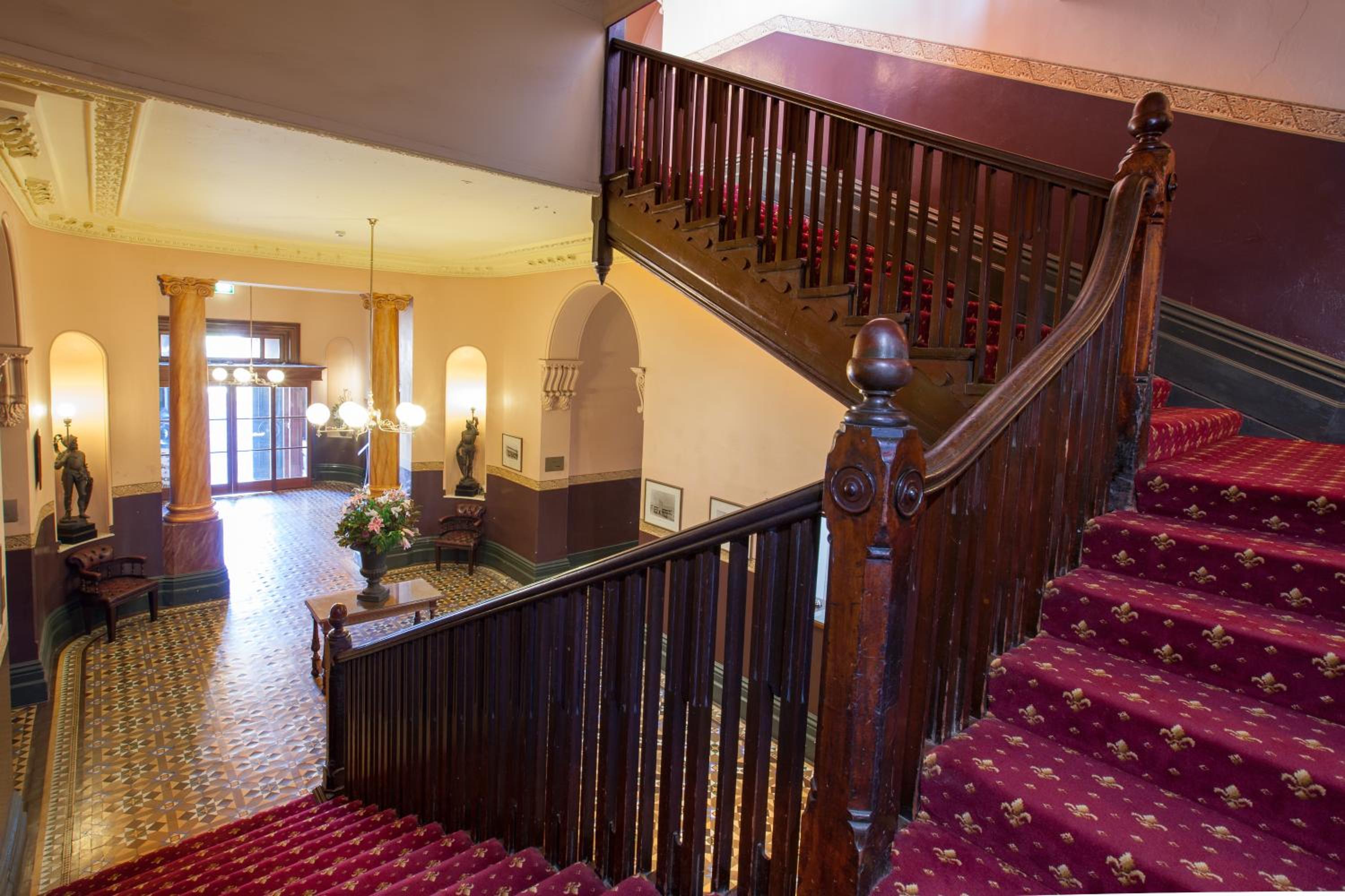 Executive Tower Suite - Photo 2