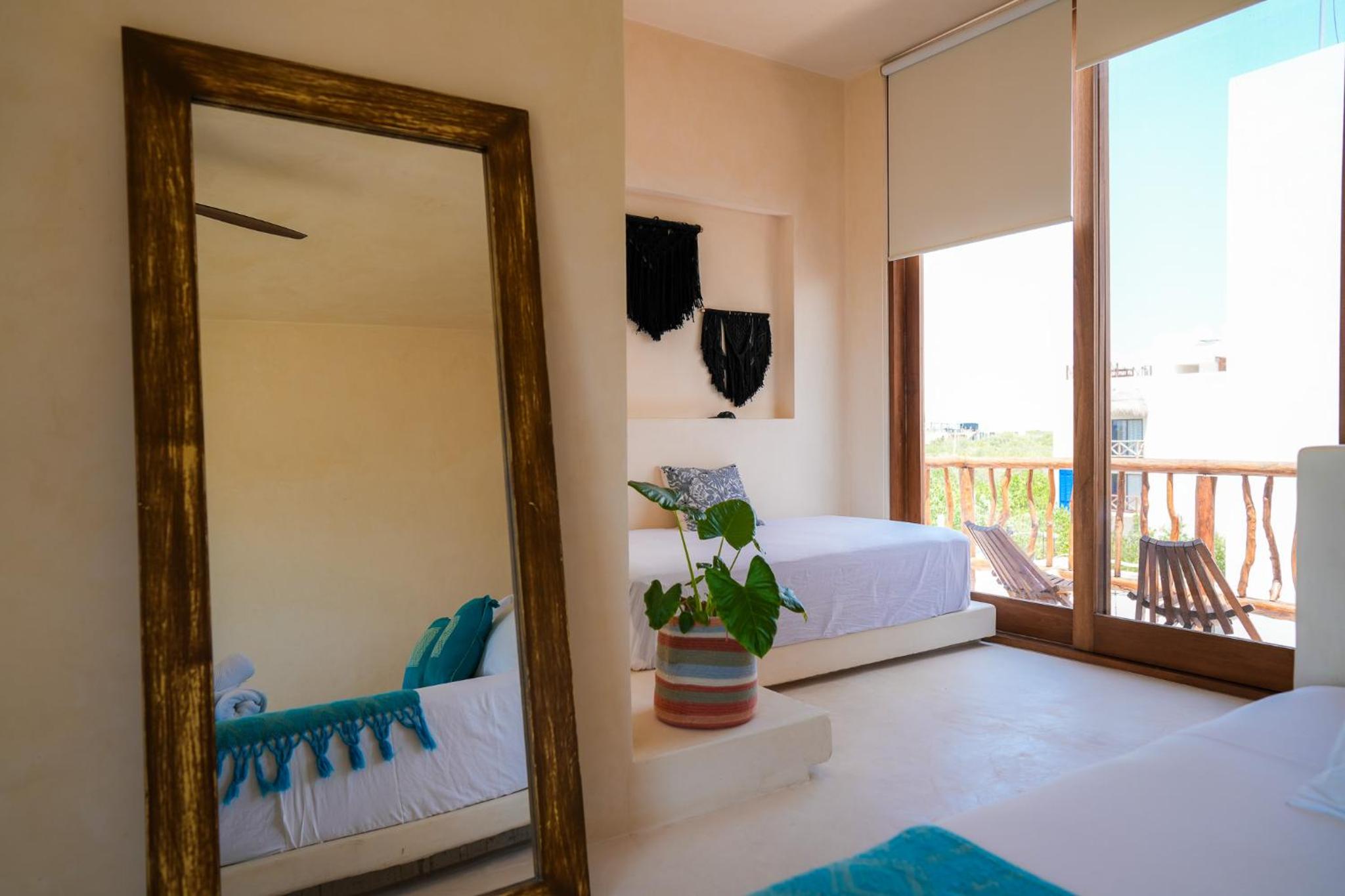 Deluxe King Suite photo 3