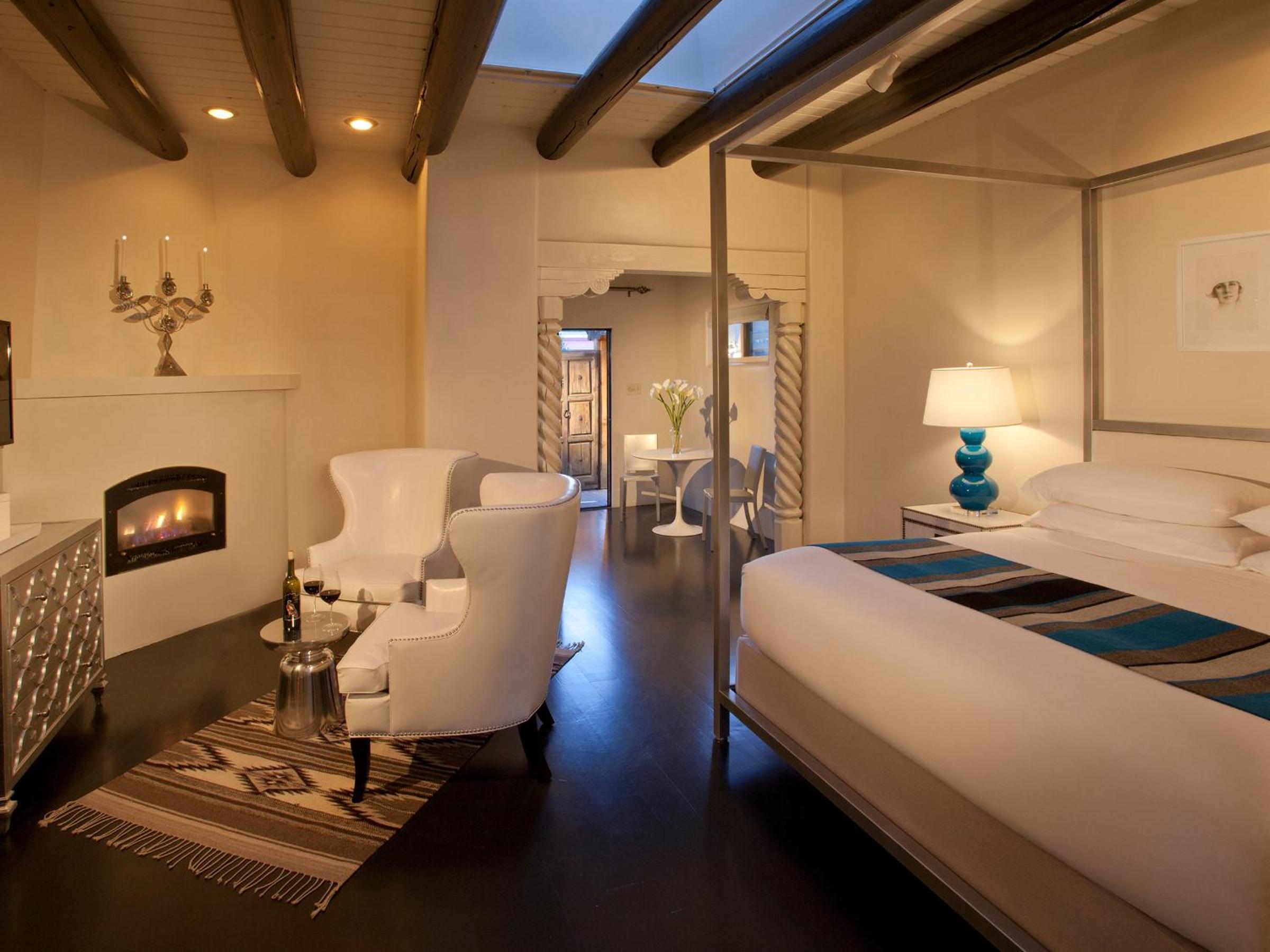 Deluxe King Room photo 2