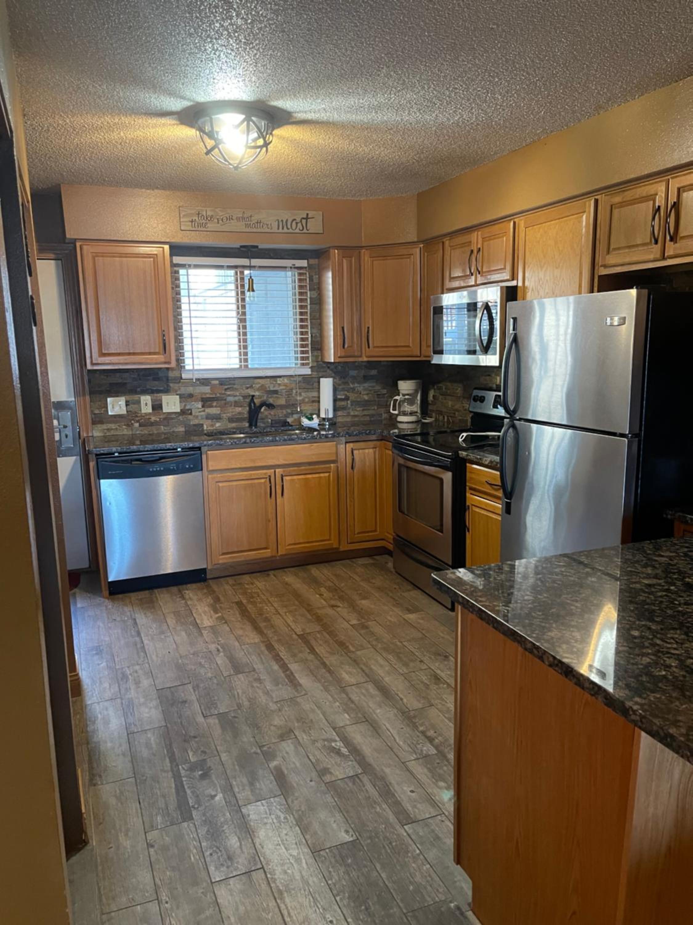 Two Bedroom with Two Bathrooms - Lakeside photo 3