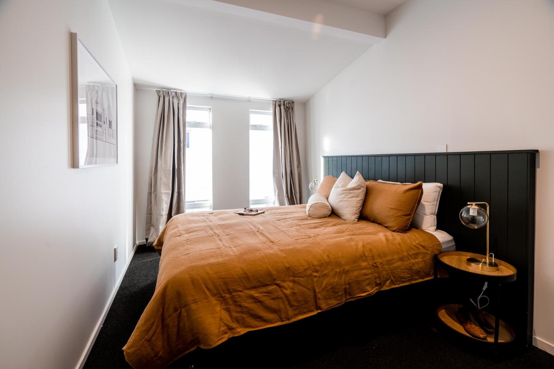 The Library (Two-Bedroom Apartment) photo 2