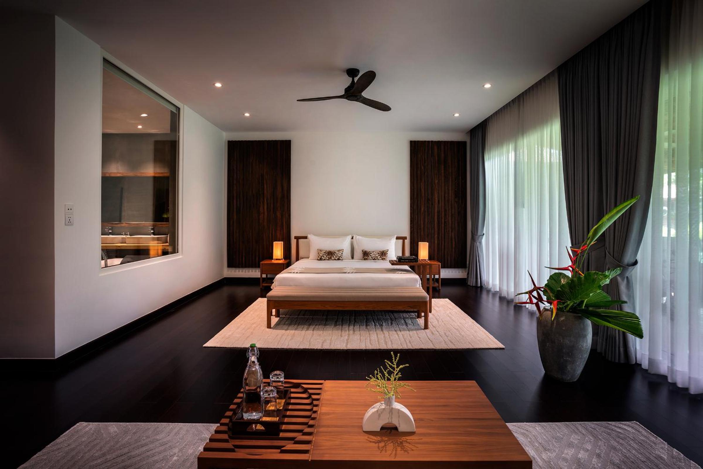 Luxury Bungalow Suites - Photo 4