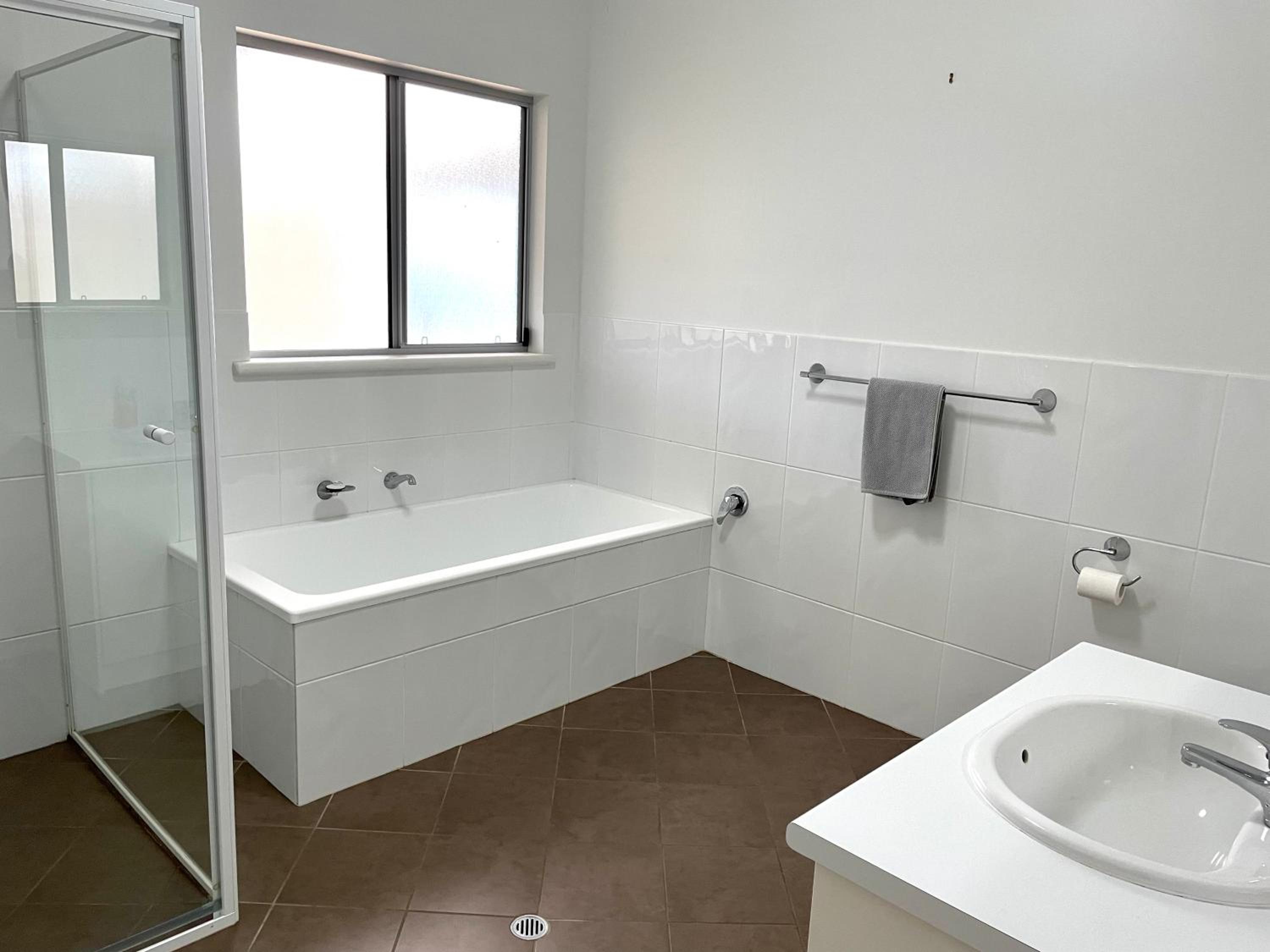 Four-Bedroom House photo 2