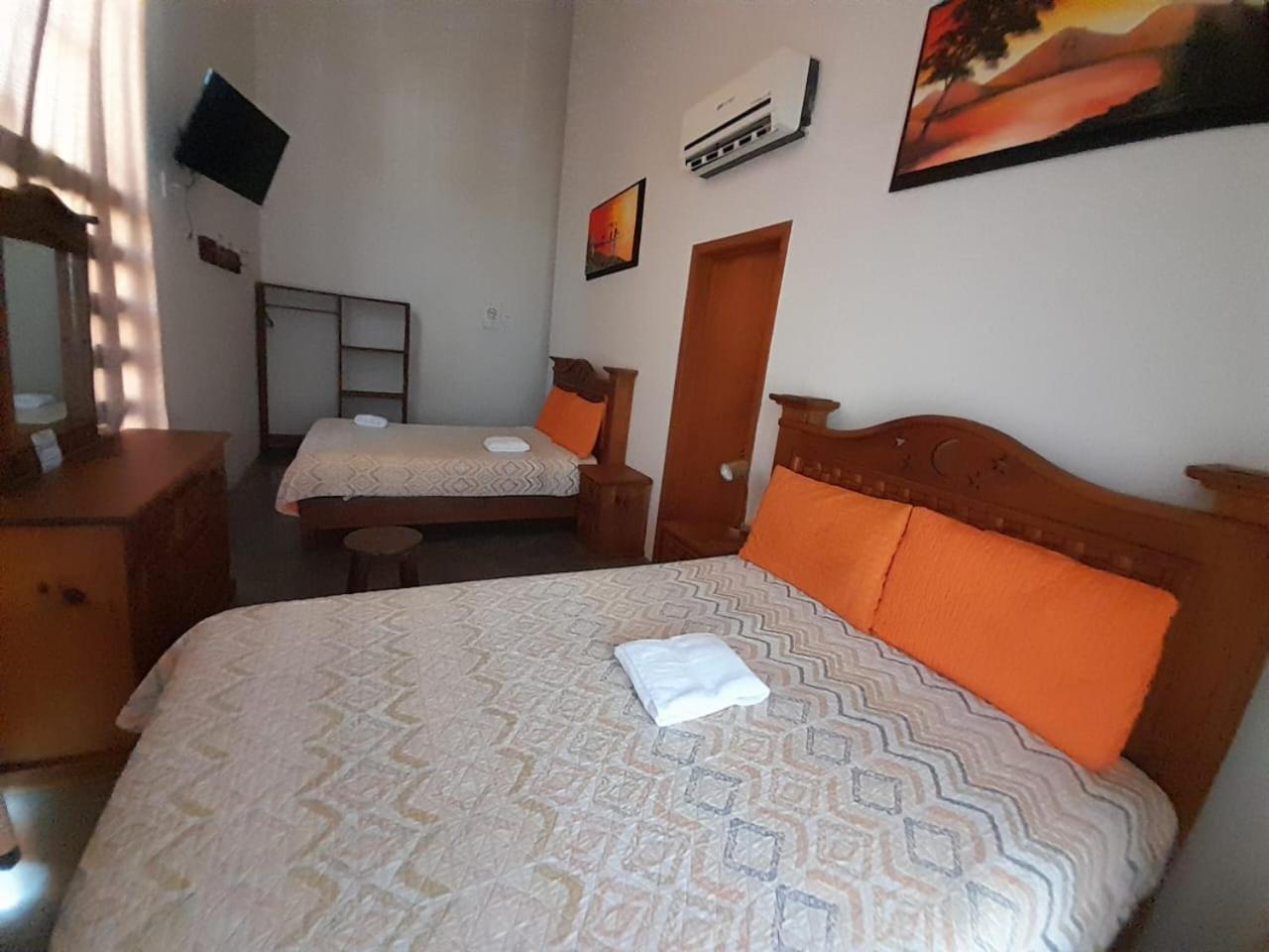 Twin Room - Photo 15