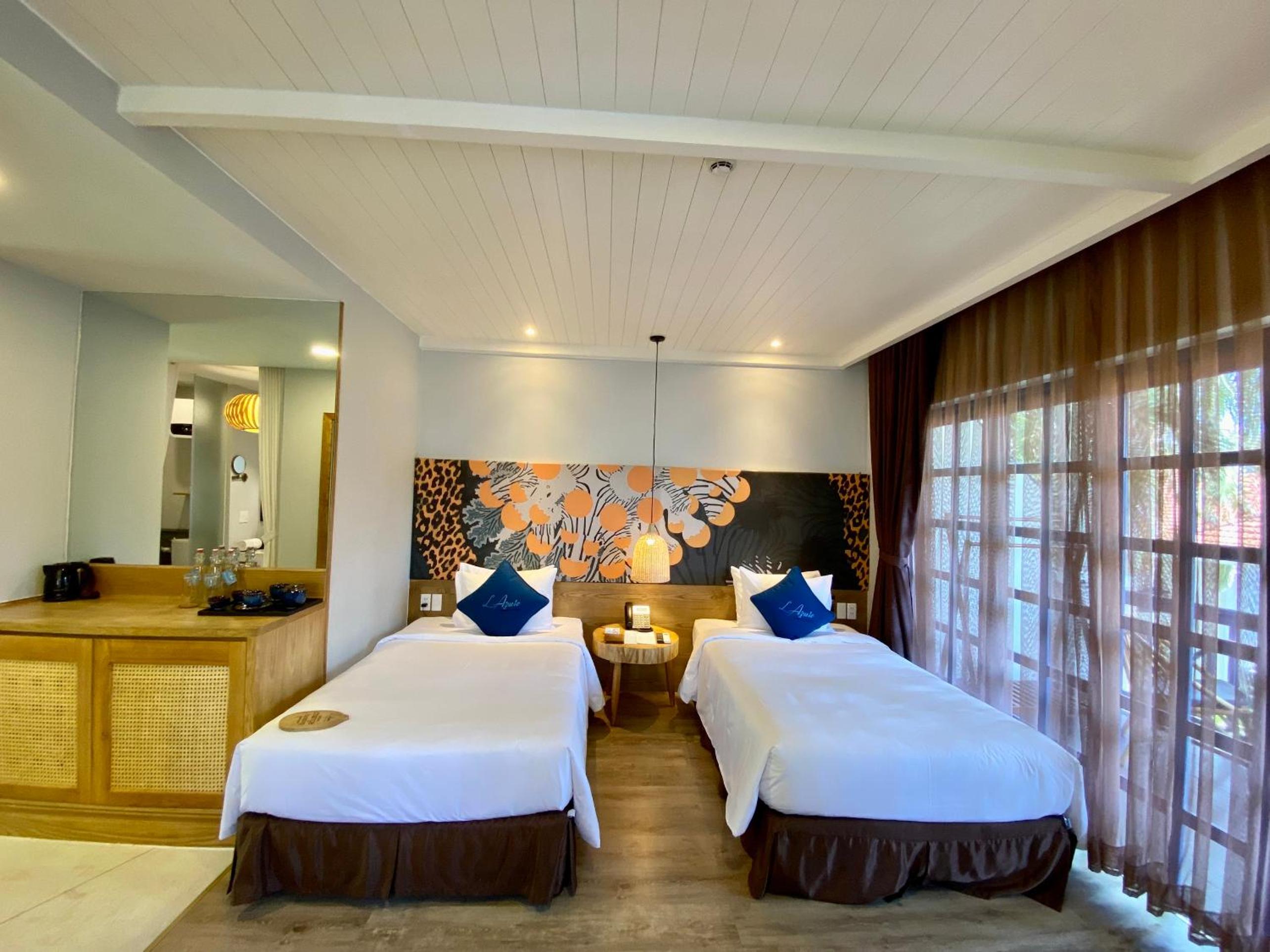 Deluxe Garden View Twin Bed - Photo 2