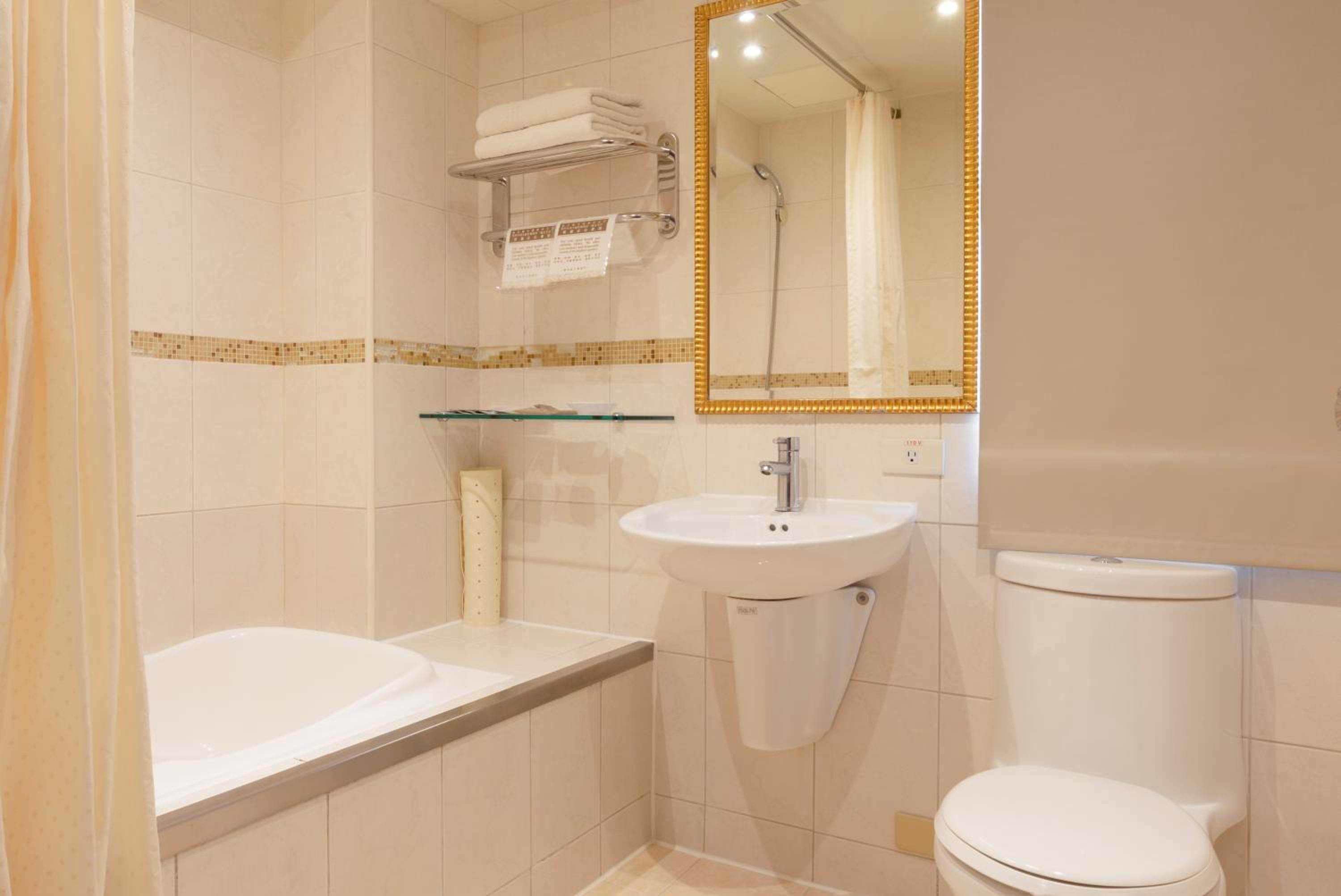 Budget Double Room photo 3