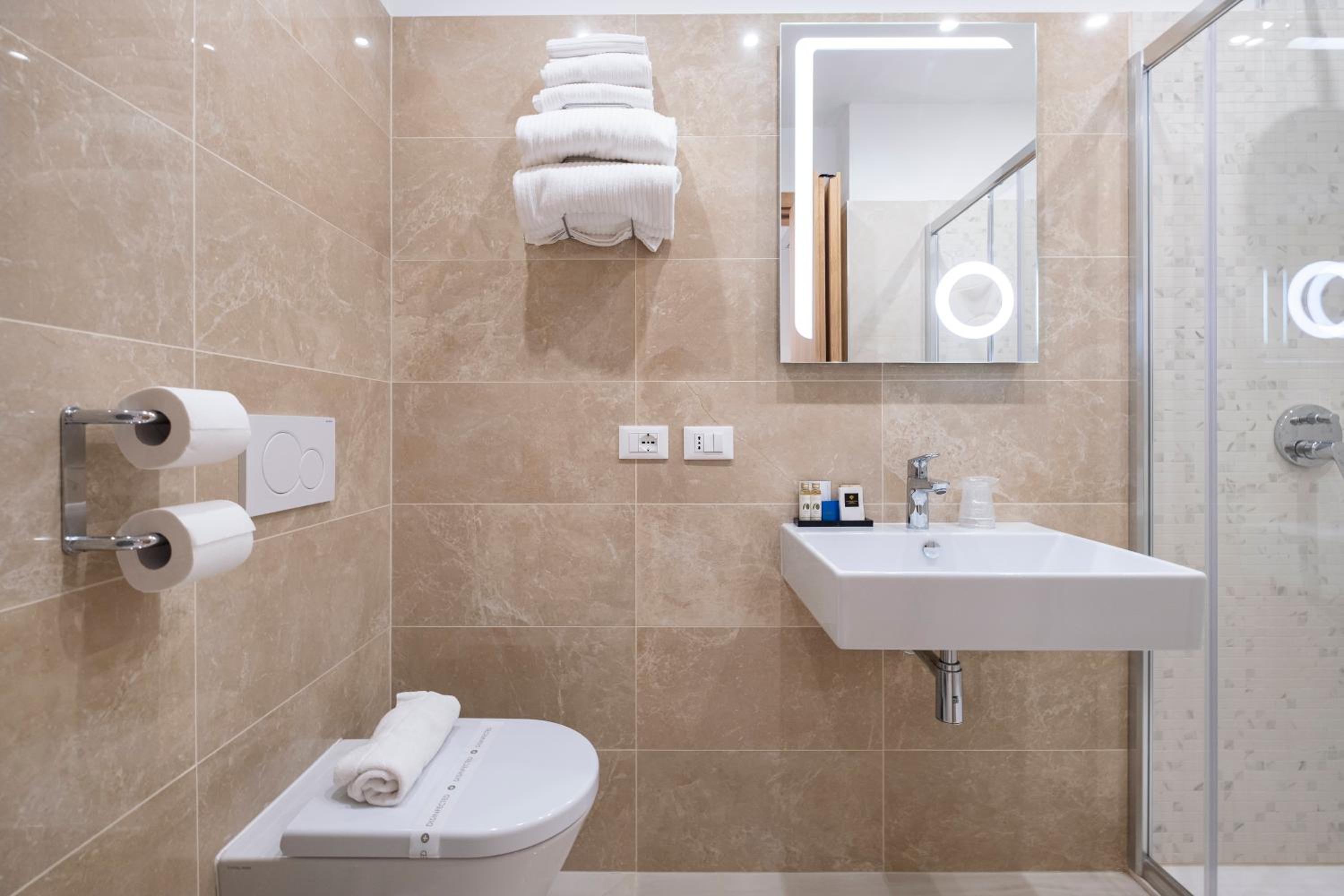 Double Room (1 Adult + 1 Child)