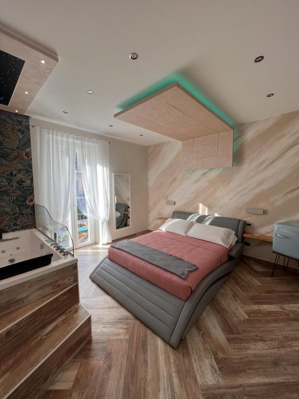 Deluxe Double Room with Bath