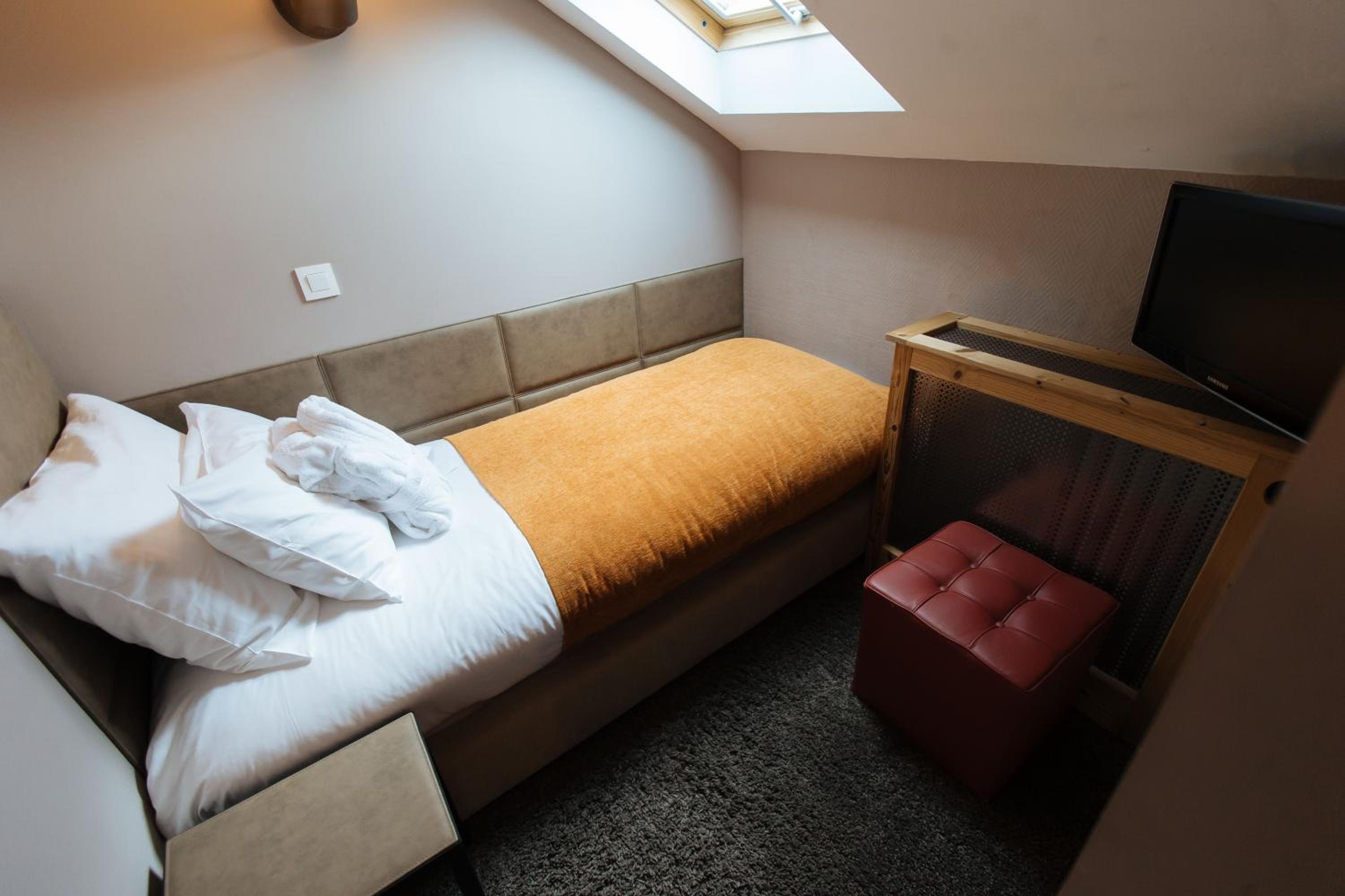 Triple Room - Photo 6