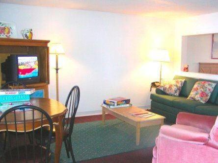 Suite with Two Double Beds - Lake View - Photo 3