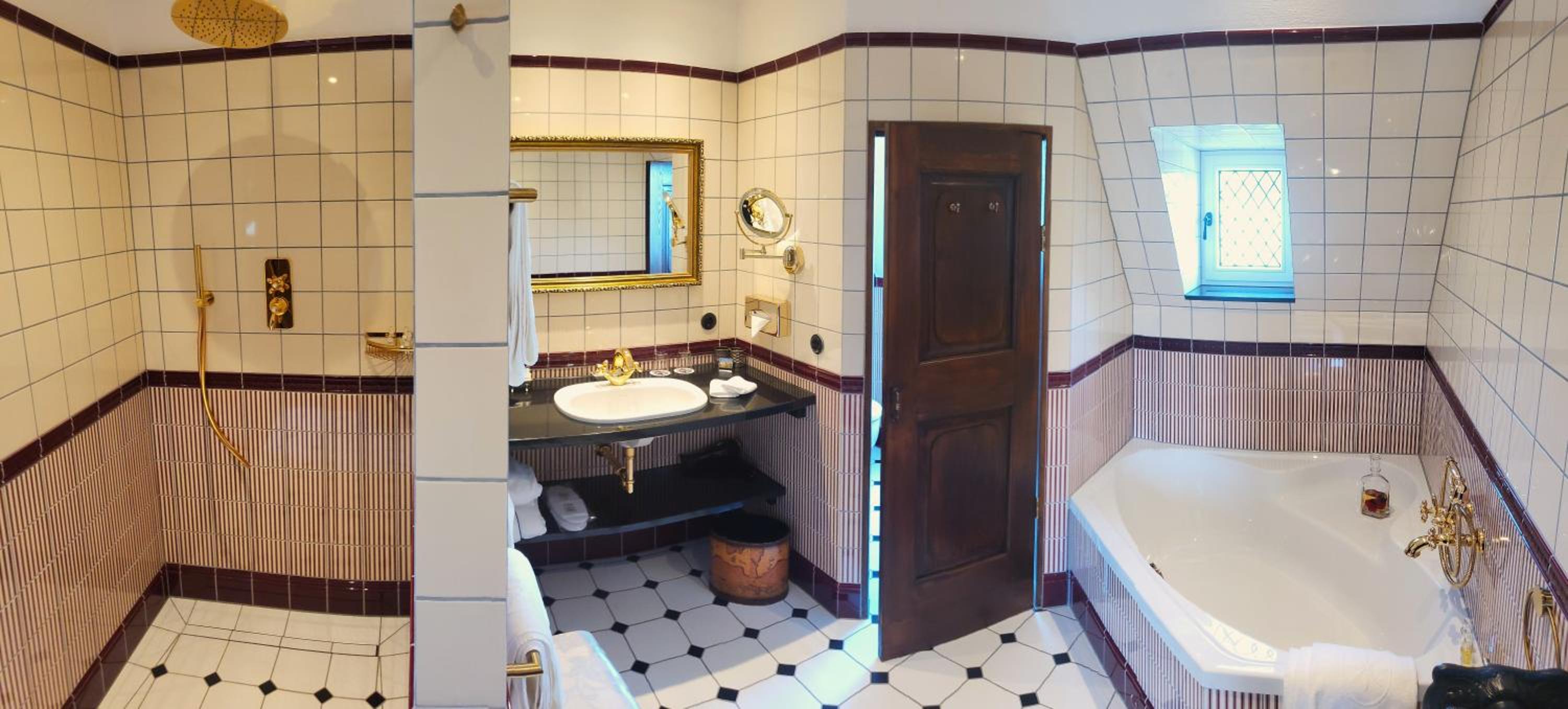Deluxe Junior Suite - Photo 3