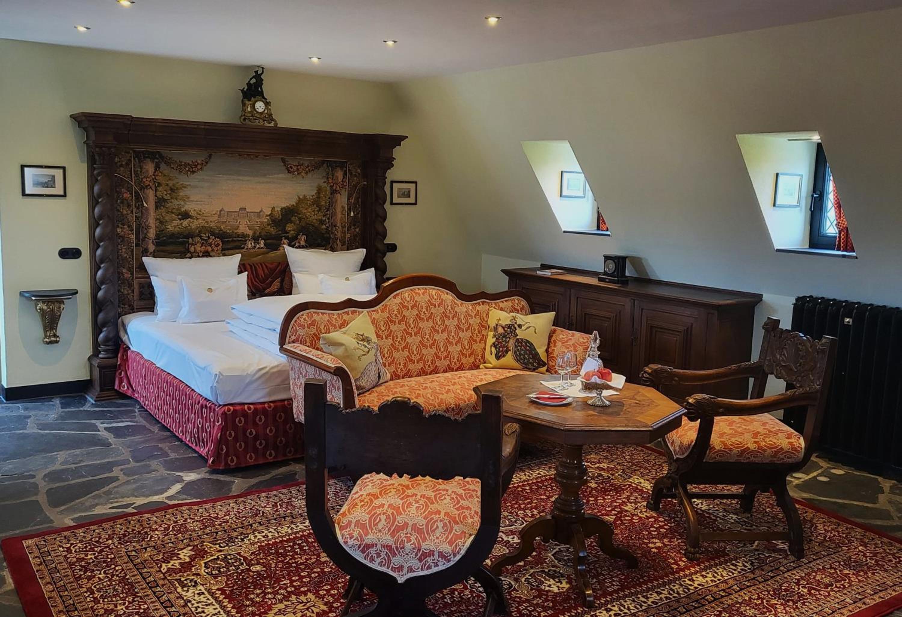 Deluxe Junior Suite - Photo 1